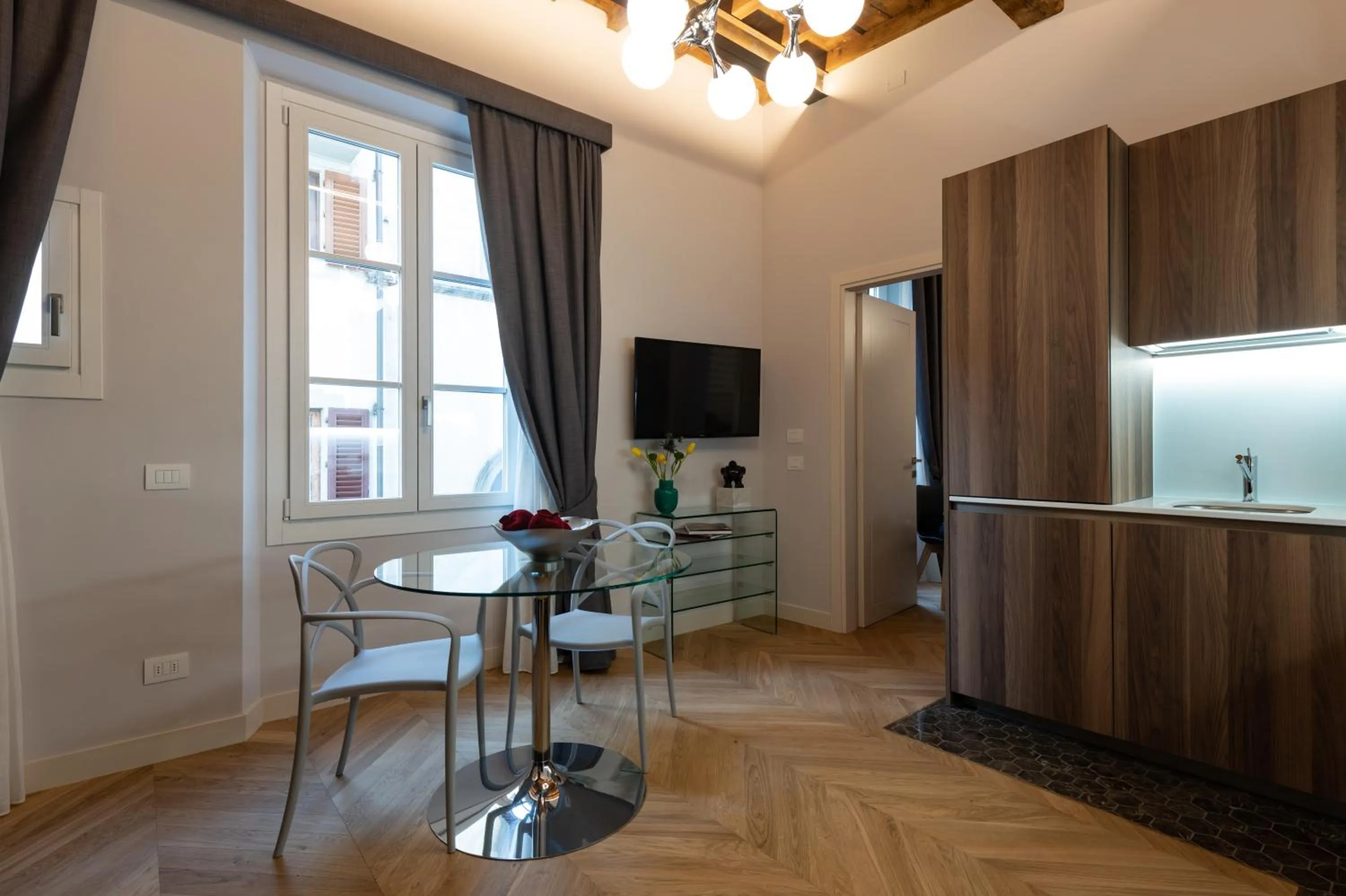 Kitchen or kitchenette in Kairos by Florence Art Apartments