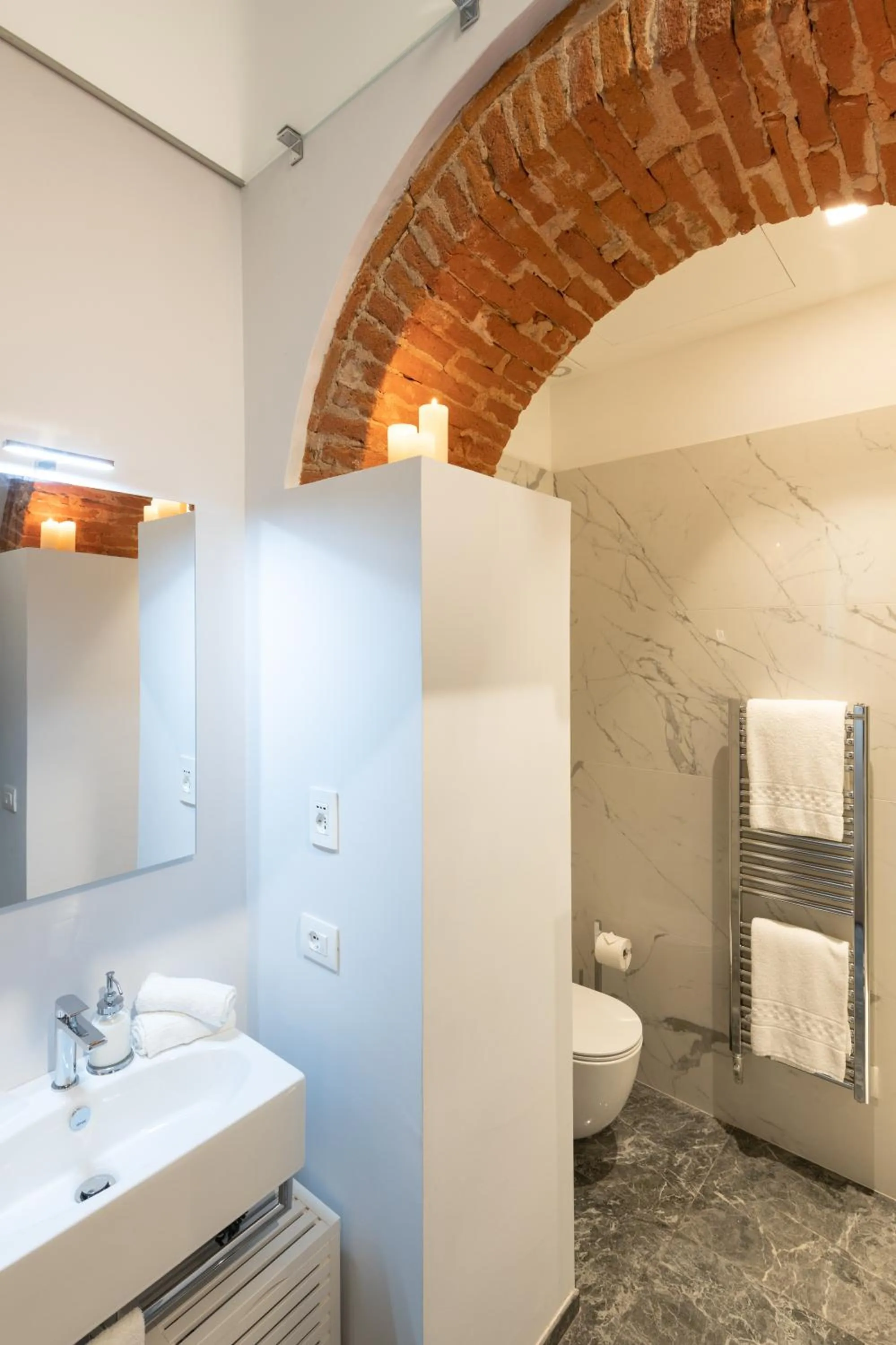 Bathroom in Kairos by Florence Art Apartments