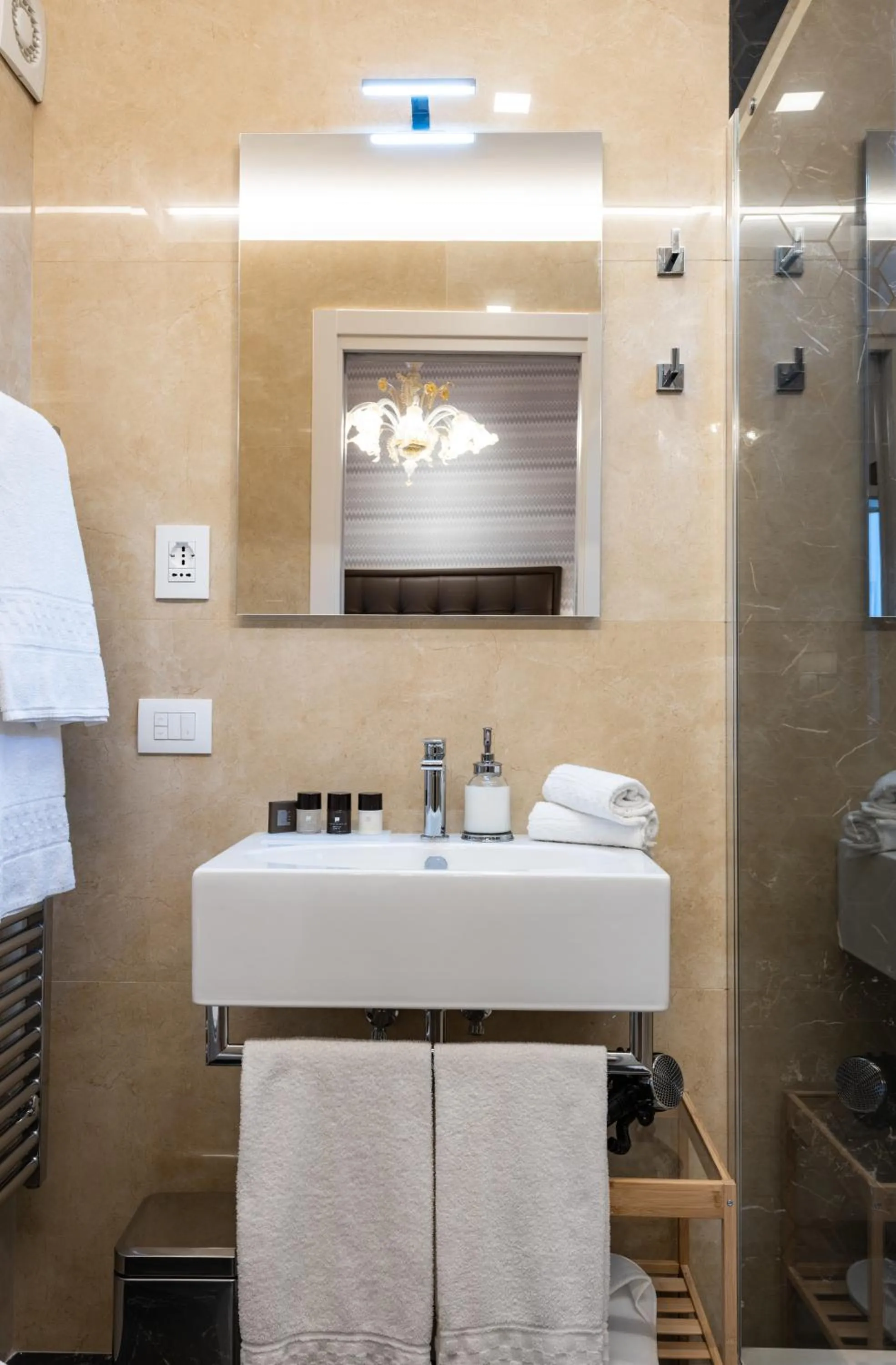 Bathroom in Kairos by Florence Art Apartments