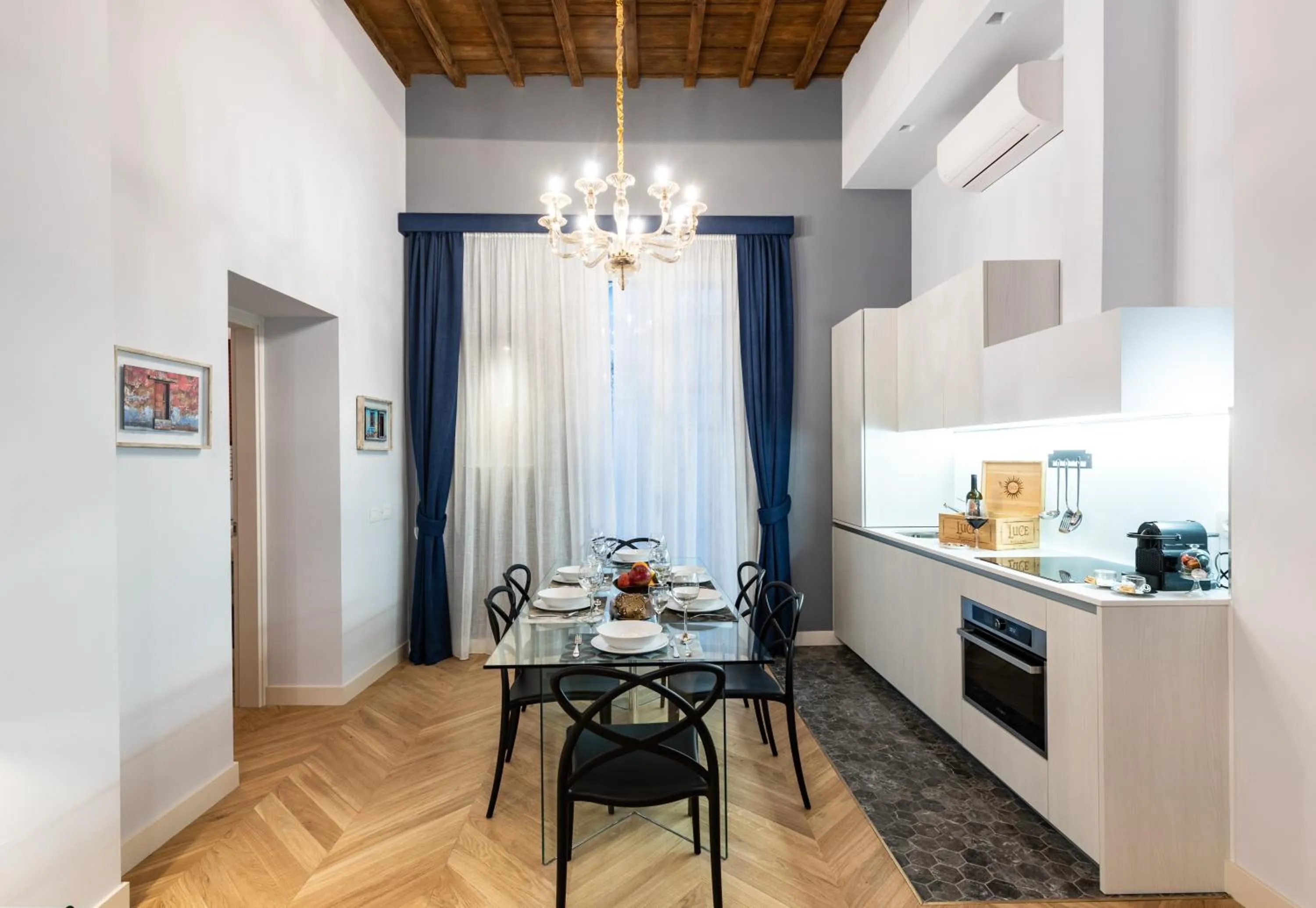 Kitchen or kitchenette in Kairos by Florence Art Apartments