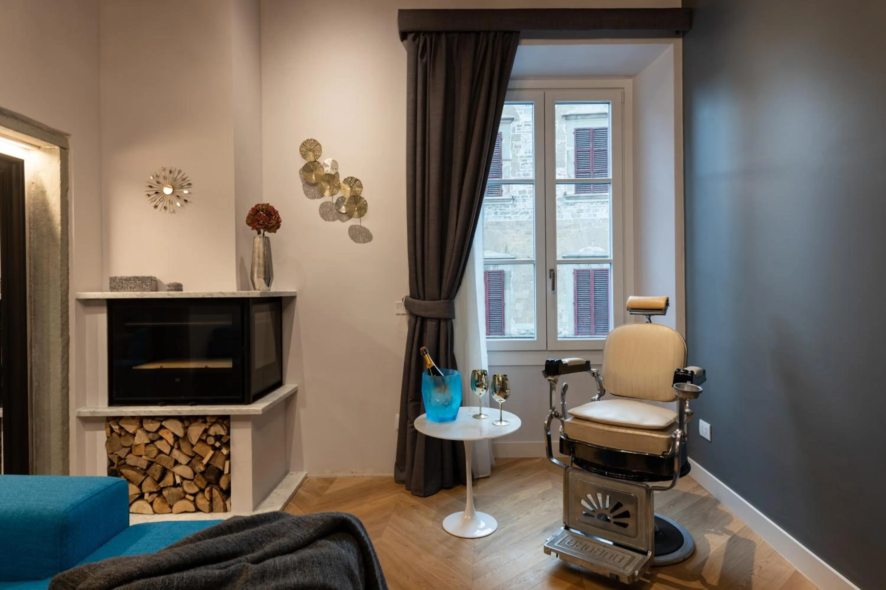 Living room in Kairos by Florence Art Apartments