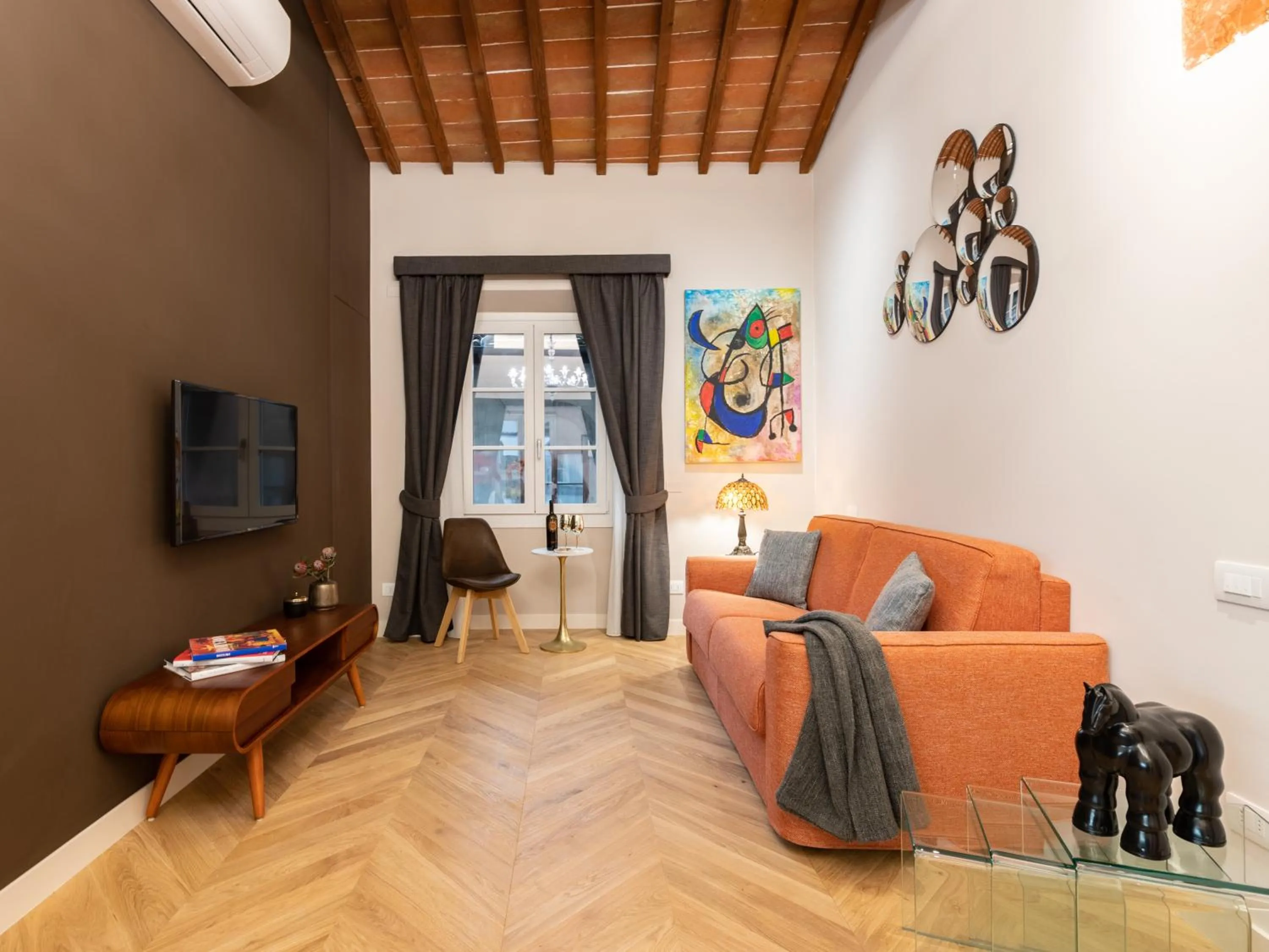 Living room in Kairos by Florence Art Apartments