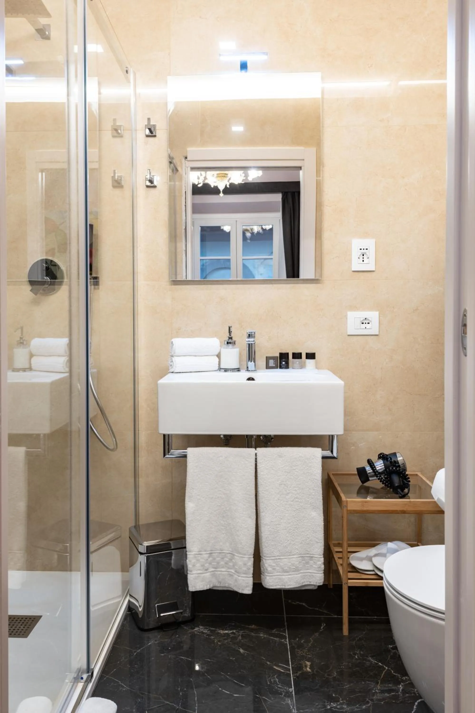 Bathroom in Kairos by Florence Art Apartments