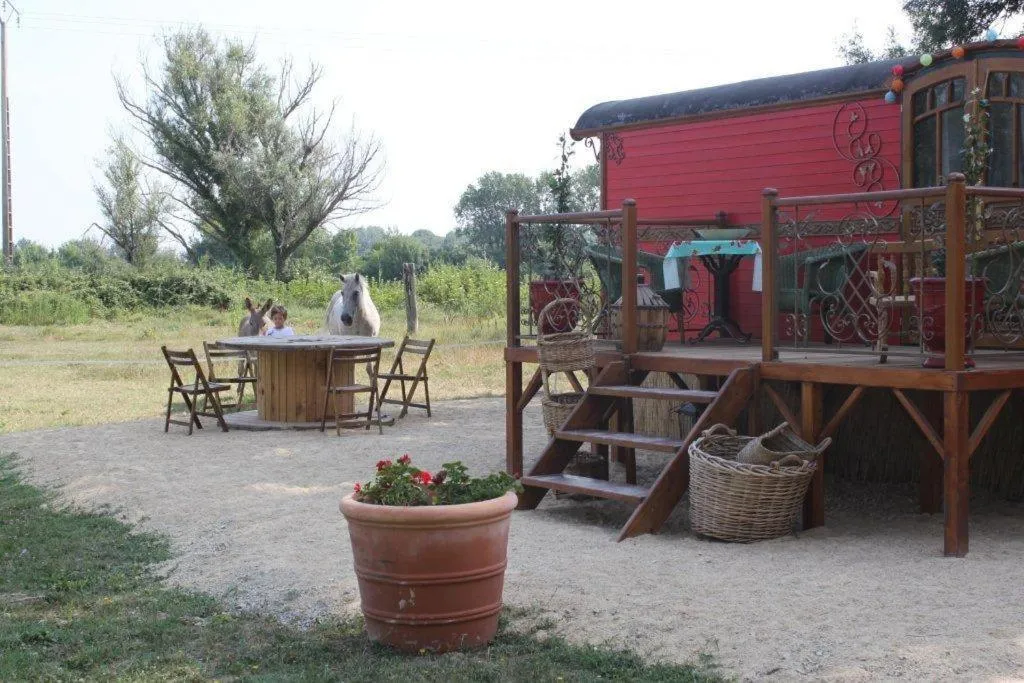 La roulotte "Les Saintes"