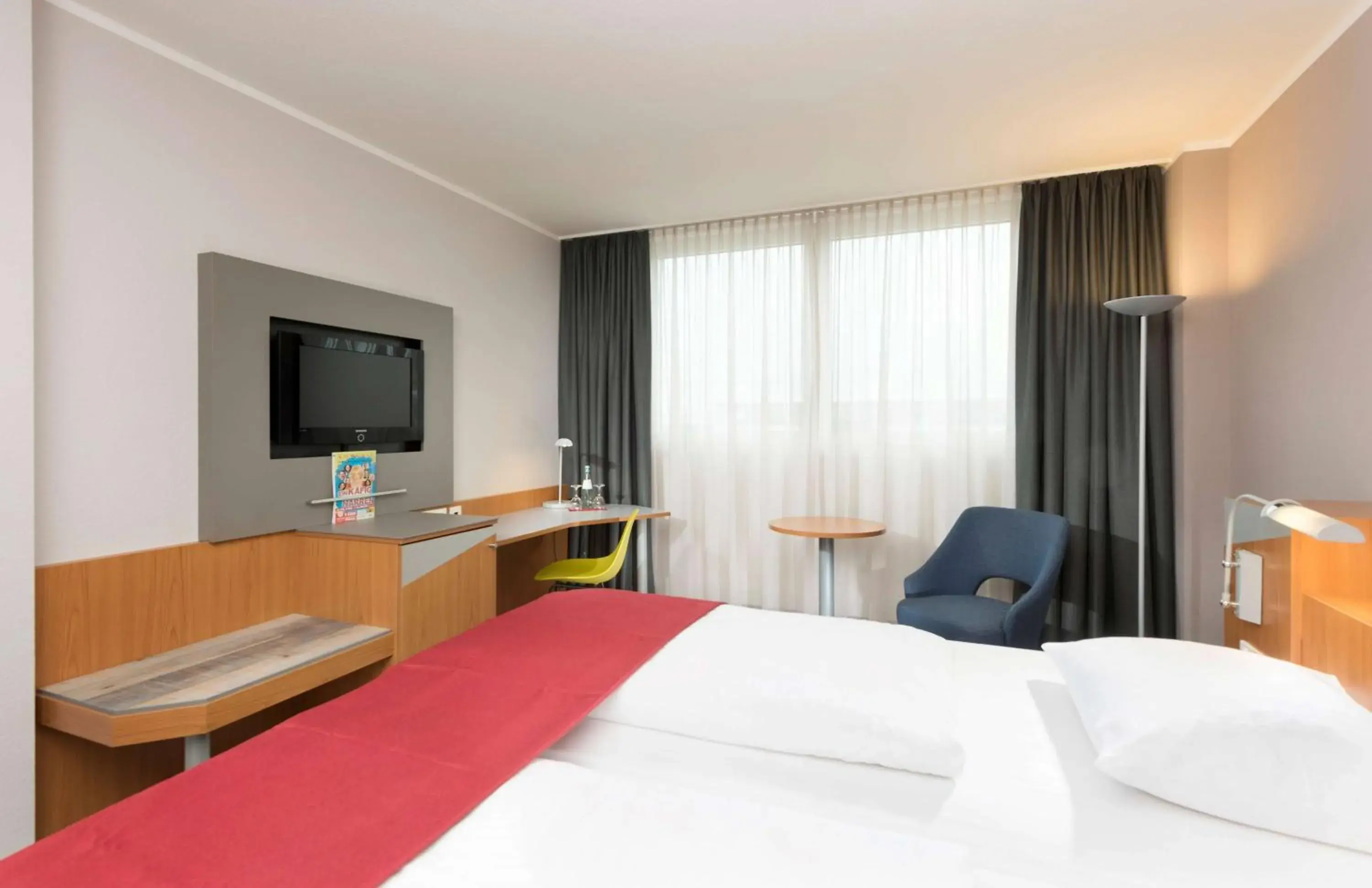 Photo of the whole room, Bed in Ramada by Wyndham Hannover Messe Photo of the whole room, Bed in Ramada by Wyndham Hannover Messe