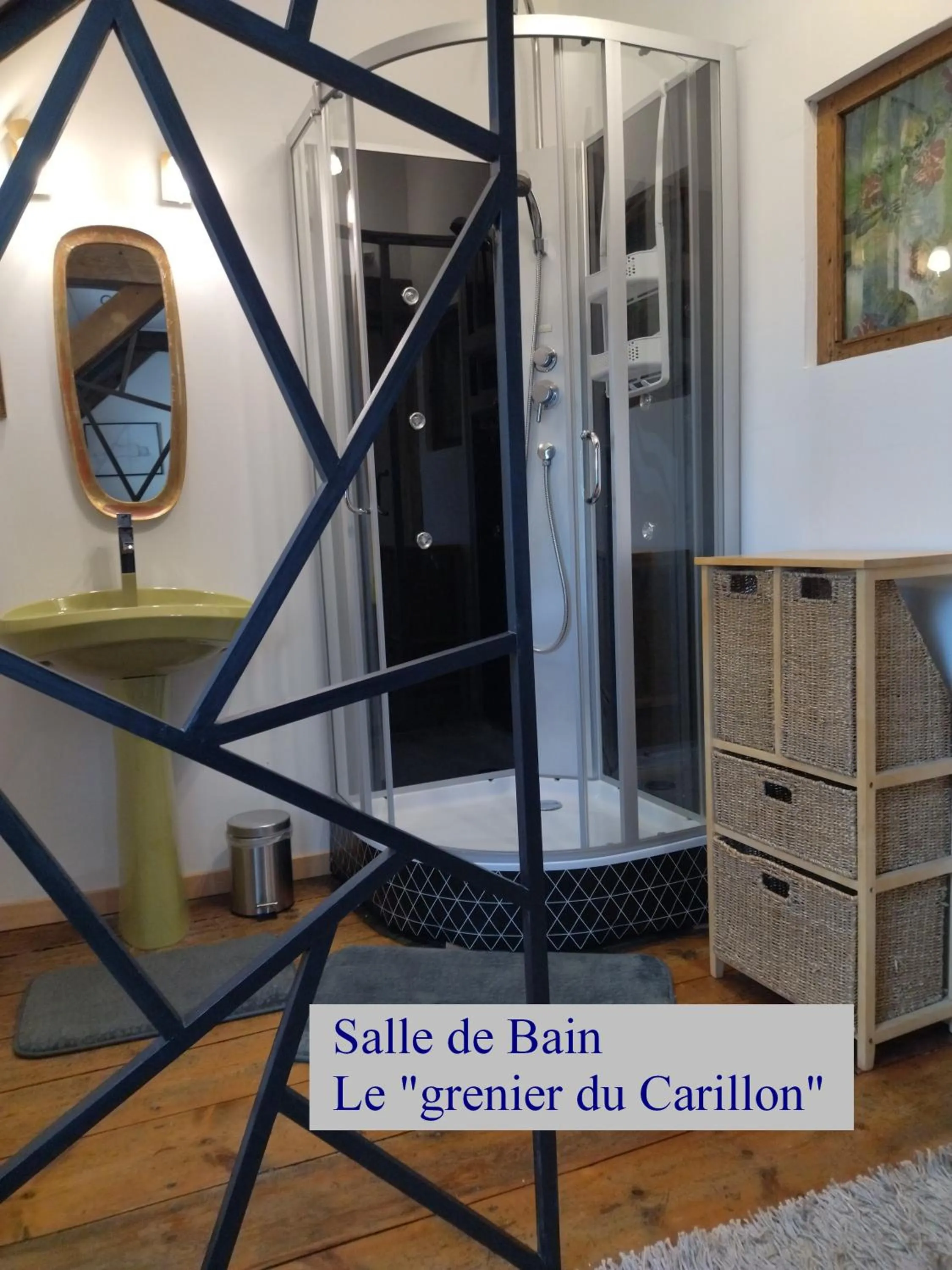 Bathroom in chambres d'hôtes Le Carillon