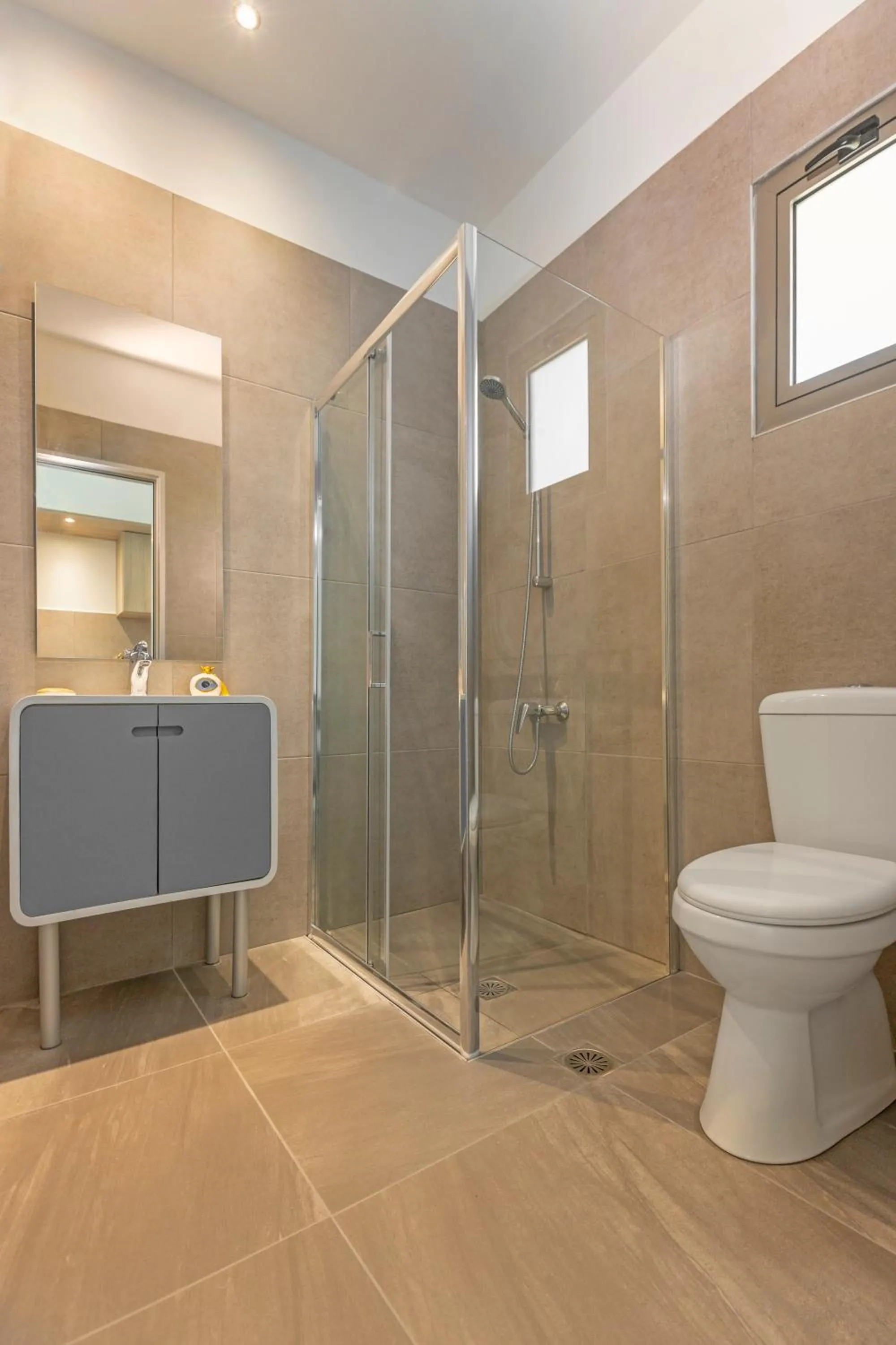 Bathroom in Vergina Sun