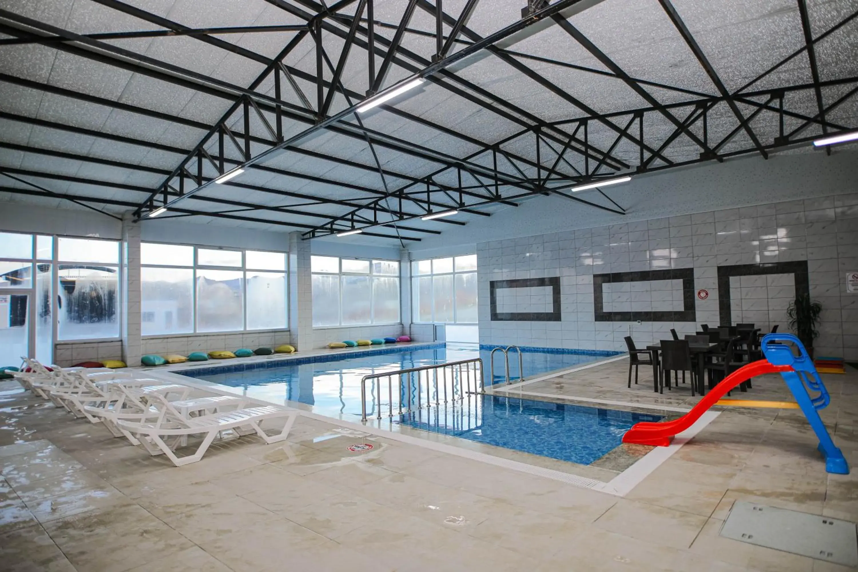 Swimming pool in Emin Koçak Termal & Spa - Convention Center Swimming pool in Emin Koçak Termal & Spa - Convention Center