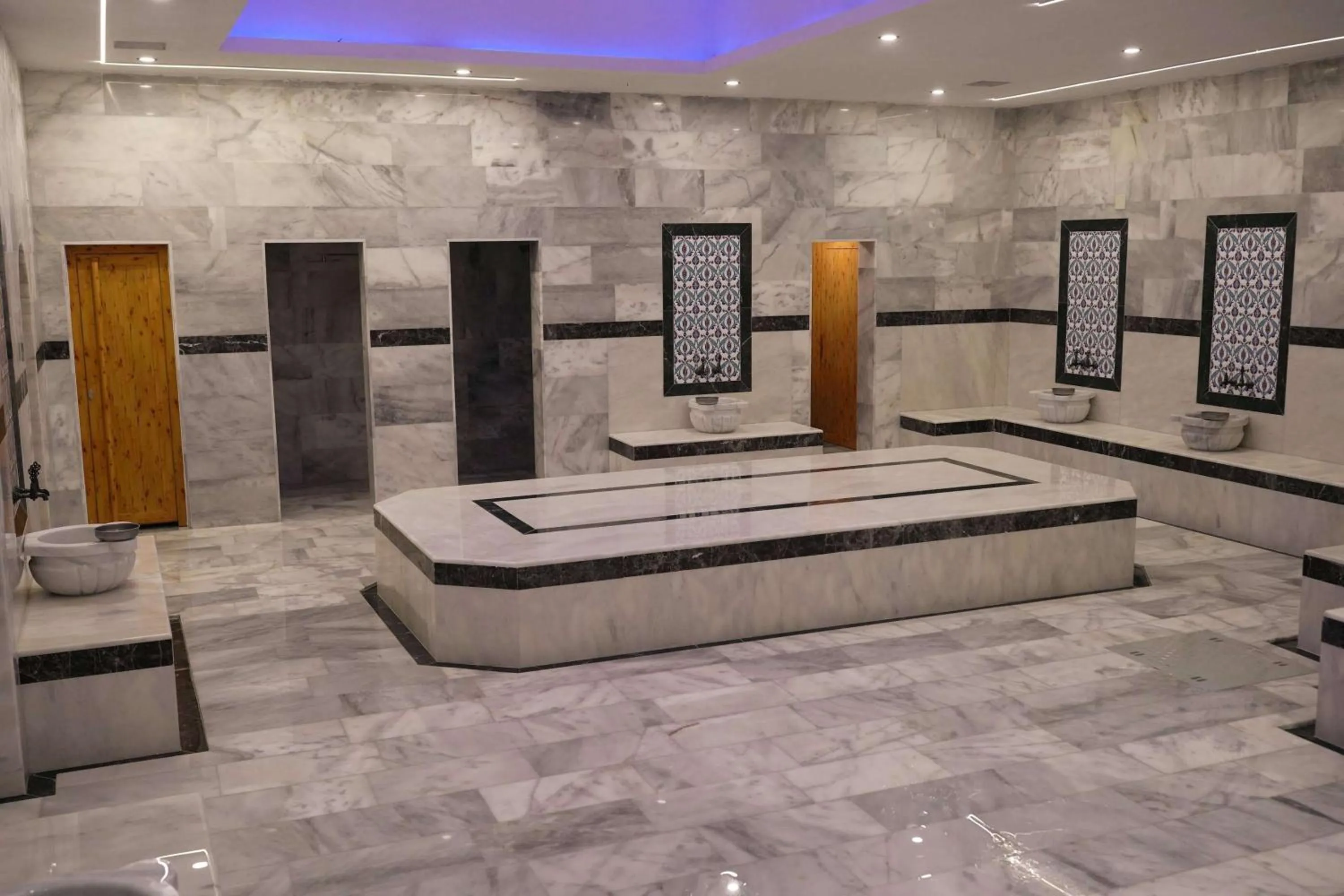 Public Bath in Emin Koçak Termal & Spa - Convention Center