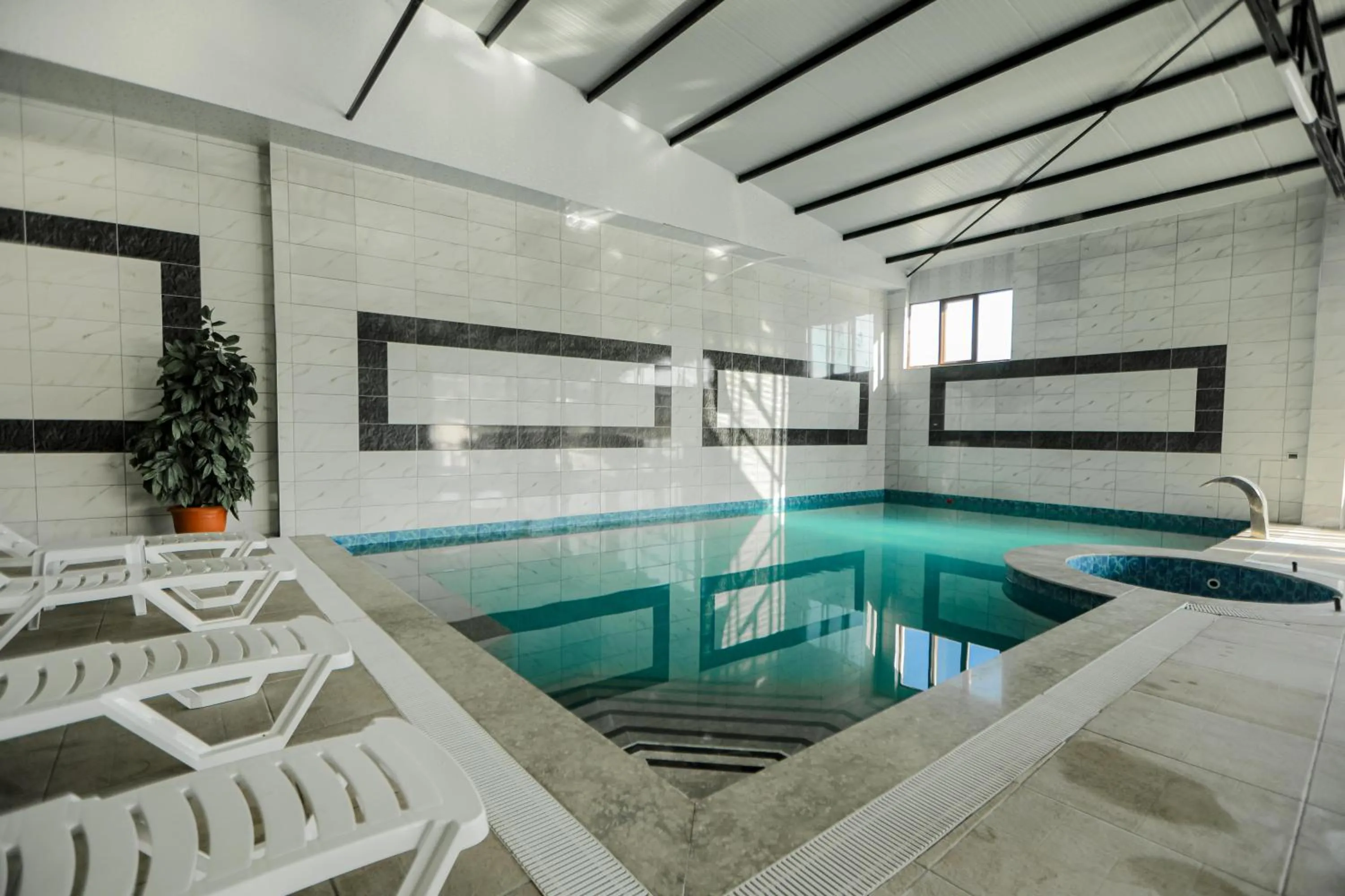Swimming pool in Emin Koçak Termal & Spa - Convention Center