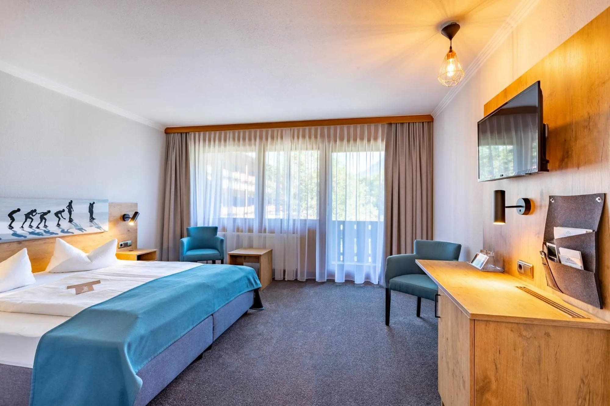 Photo of the whole room, Bed in Das Wiesgauer - Alpenhotel Inzell