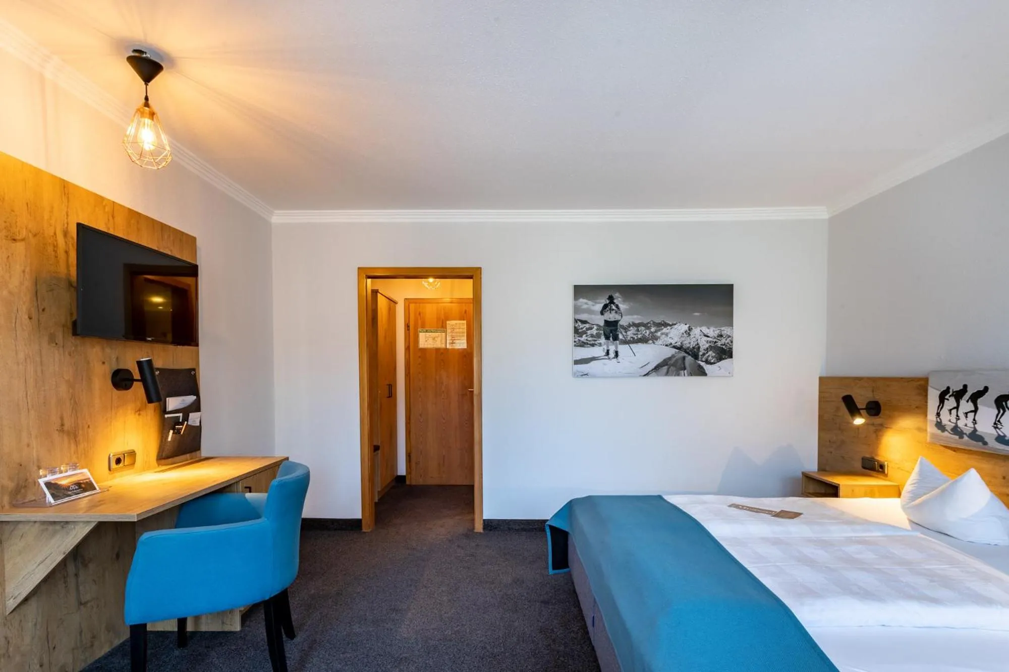 Photo of the whole room, Bed in Das Wiesgauer - Alpenhotel Inzell