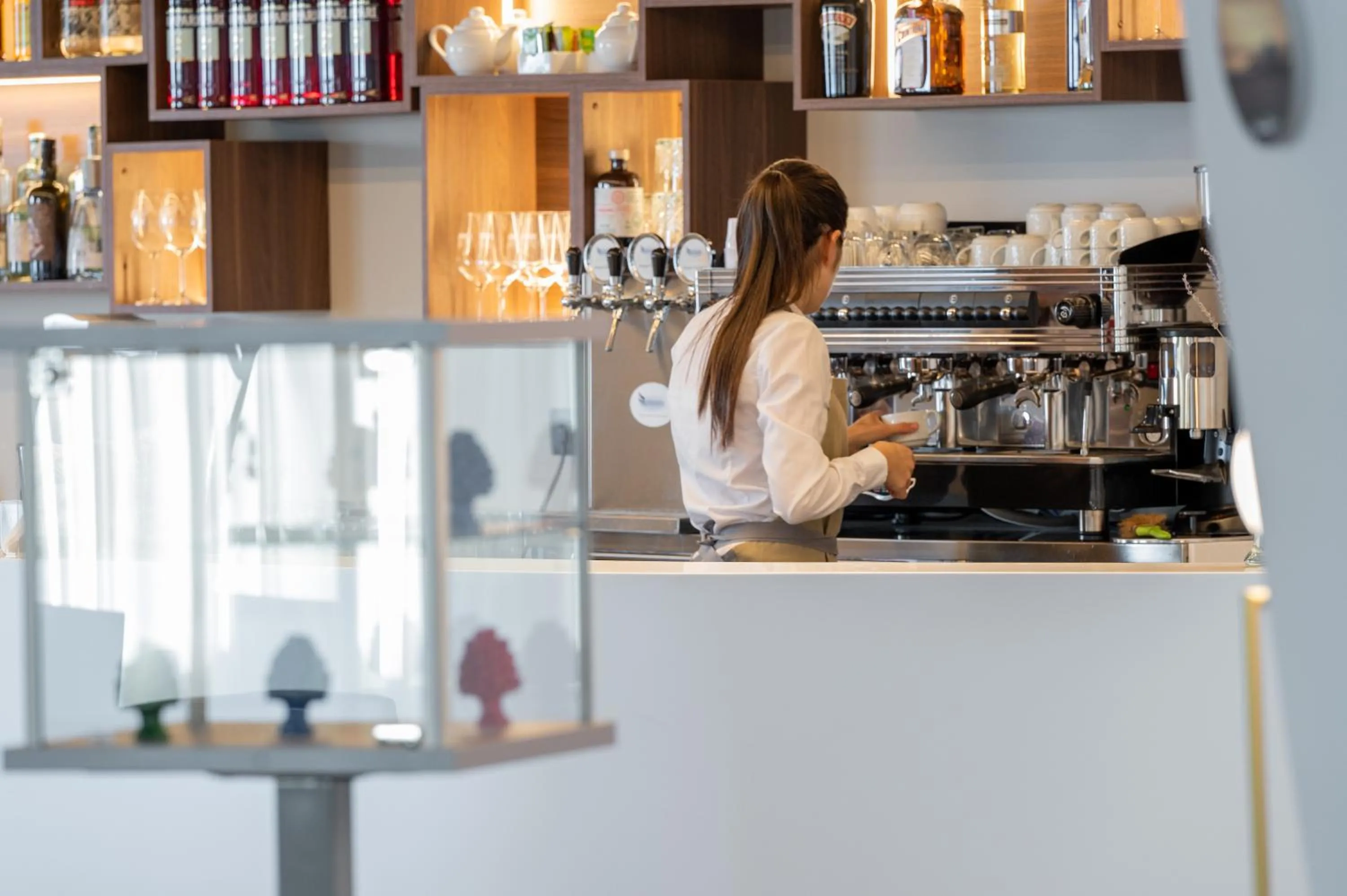 Lounge or bar in Grand Hotel Faraglioni