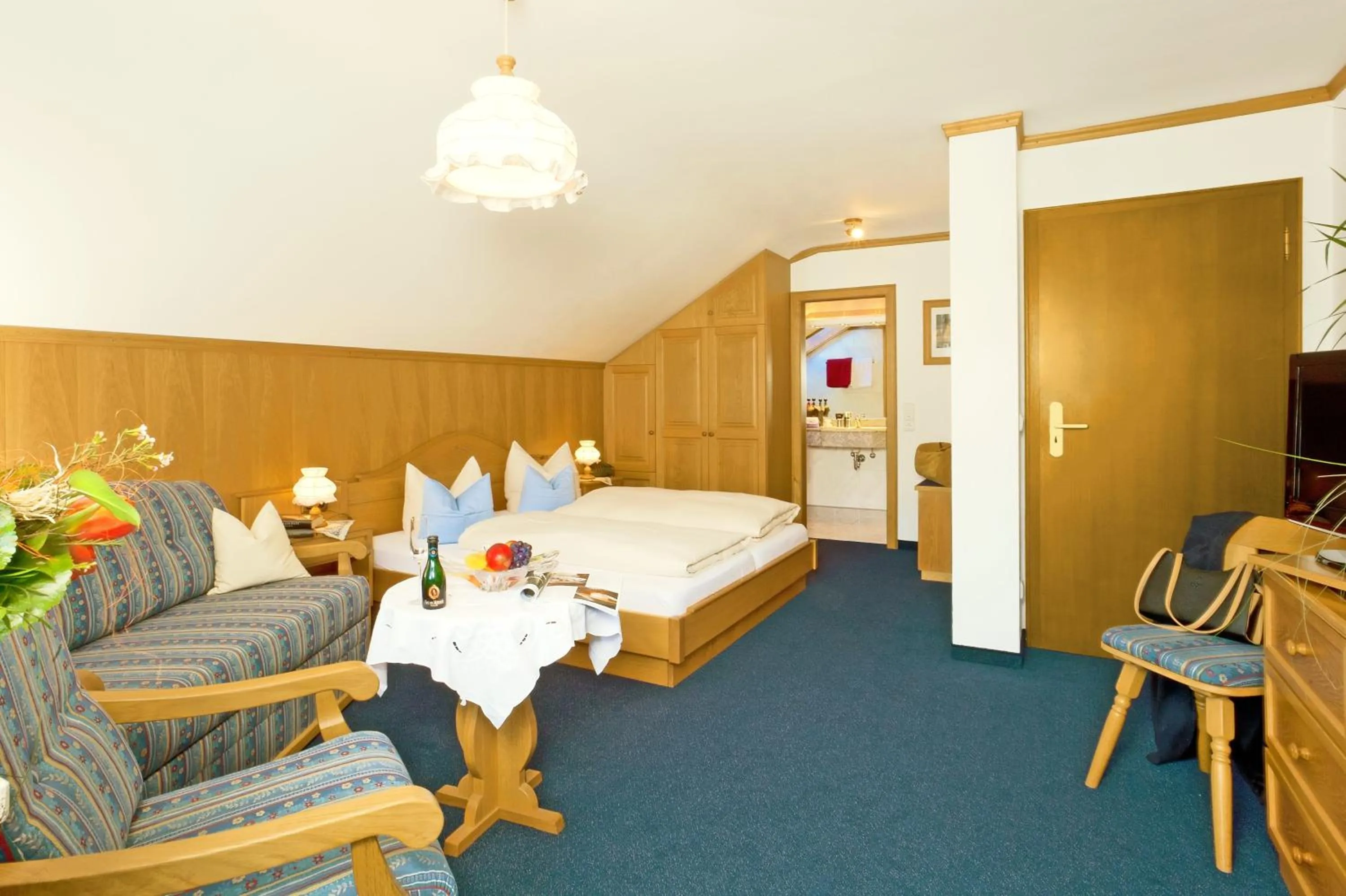Photo of the whole room, Bed in Hotel Landhaus Feldmeier ***S