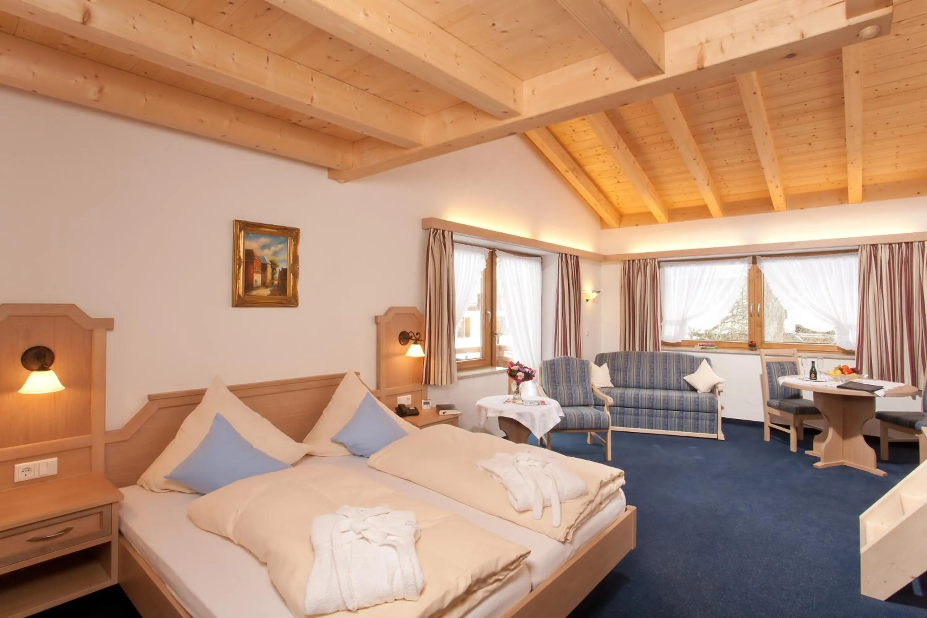 Photo of the whole room, Bed in Hotel Landhaus Feldmeier ***S