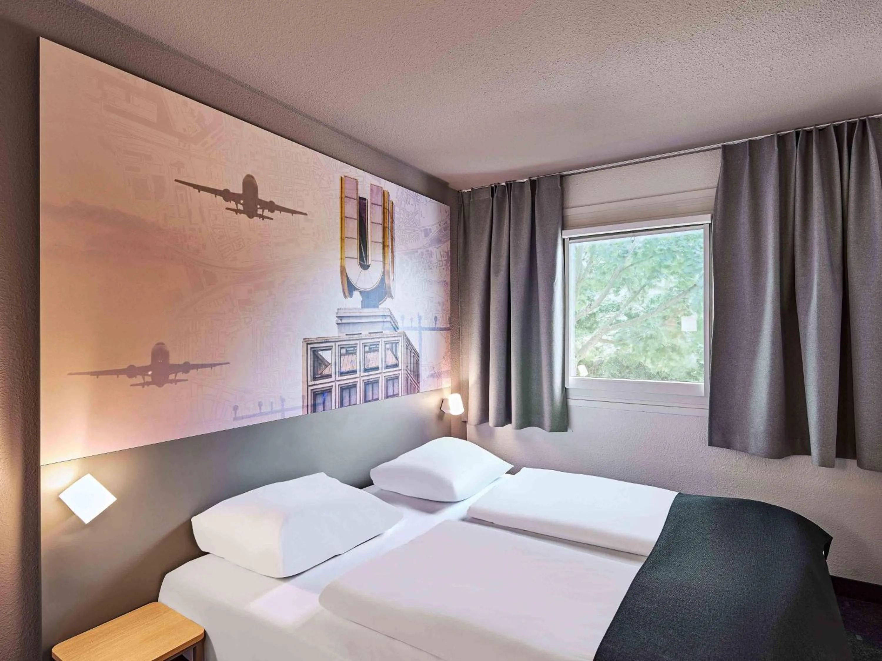 Photo of the whole room, Bed in B&B HOTEL Dortmund-Airport
