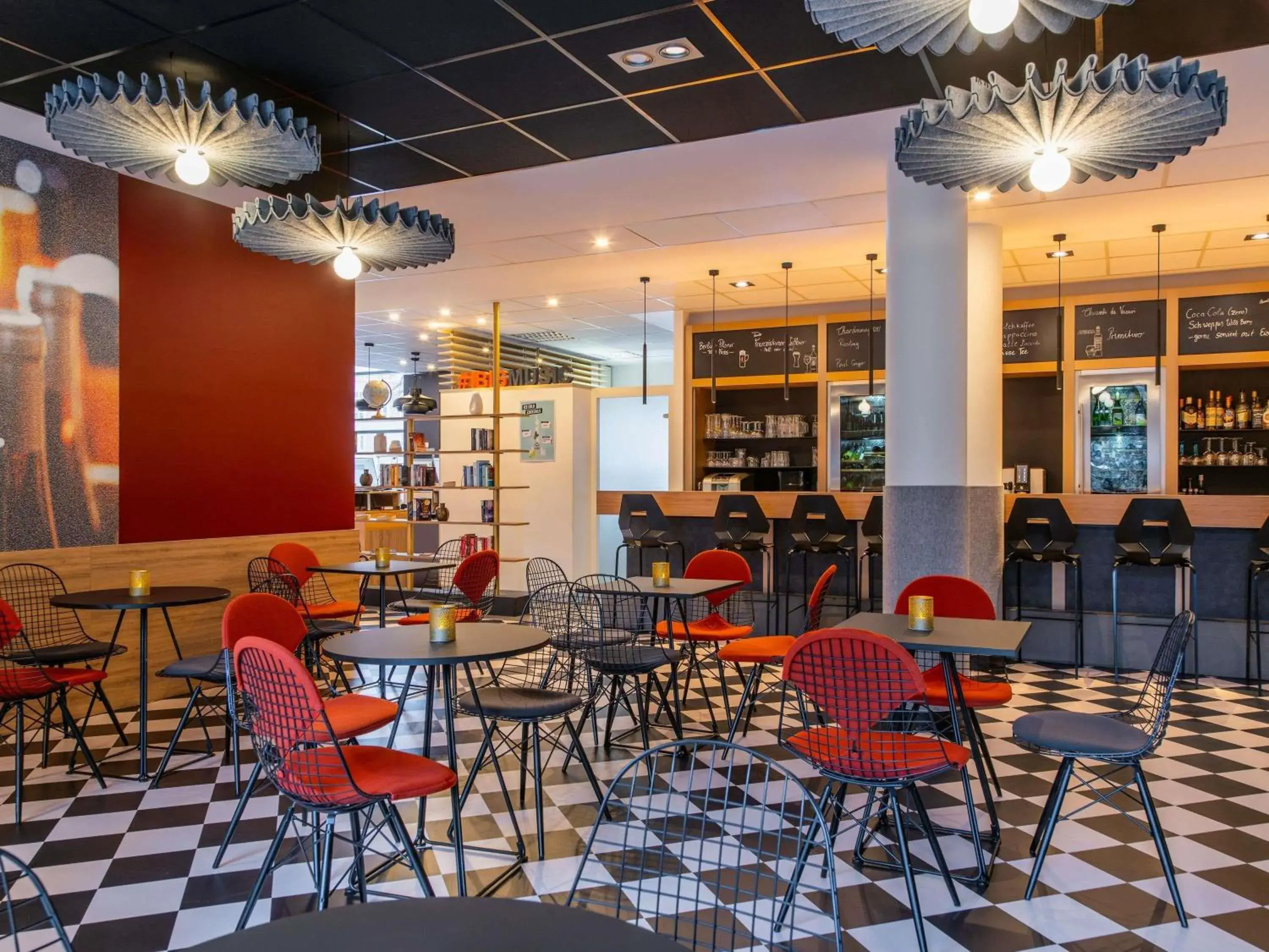 Lounge or bar in ibis Berlin Mitte Lounge or bar in ibis Berlin Mitte