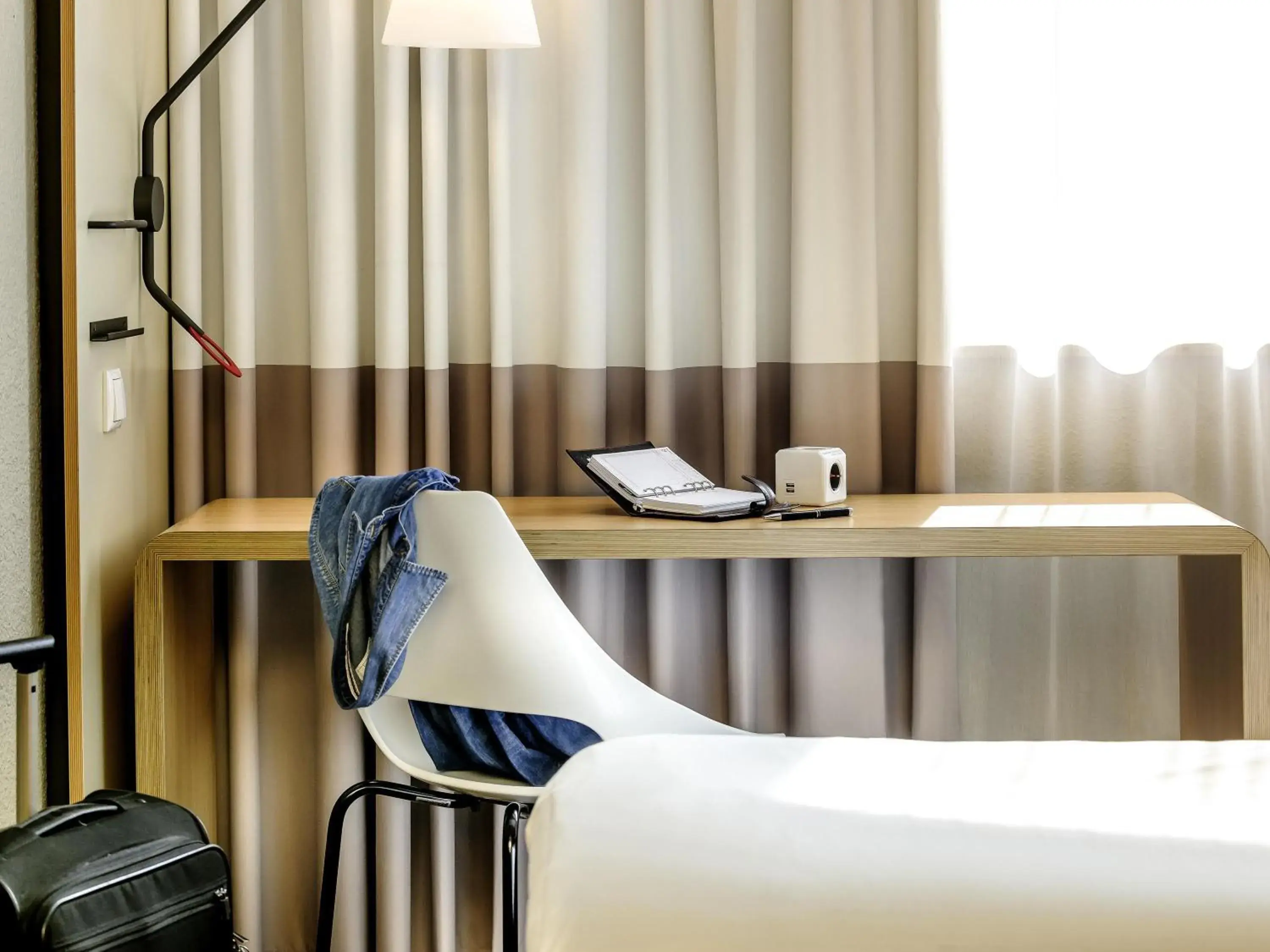 Bedroom, Bed in ibis Berlin Mitte Bedroom, Bed in ibis Berlin Mitte