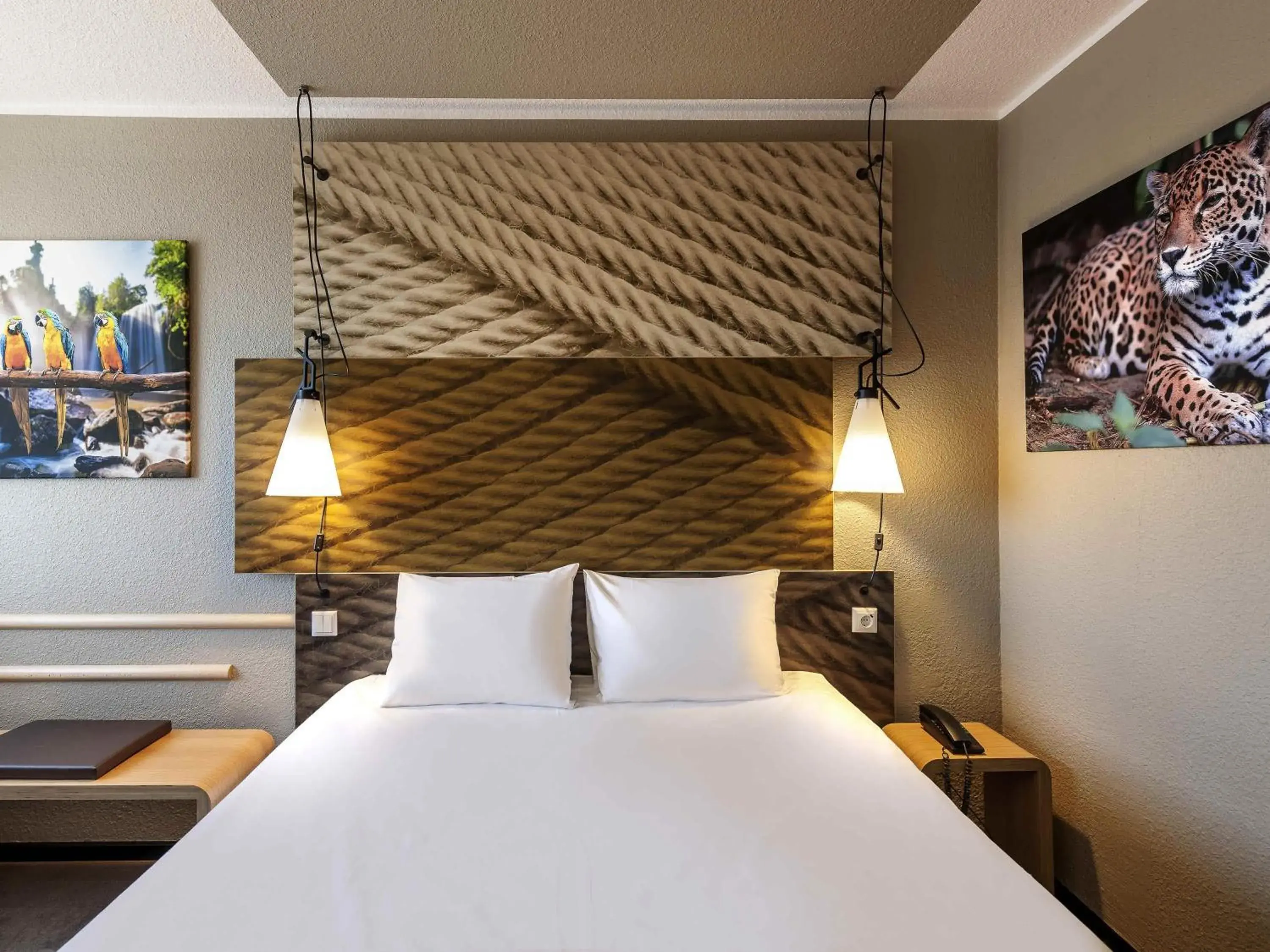 Bedroom, Bed in ibis Berlin Mitte Bedroom, Bed in ibis Berlin Mitte