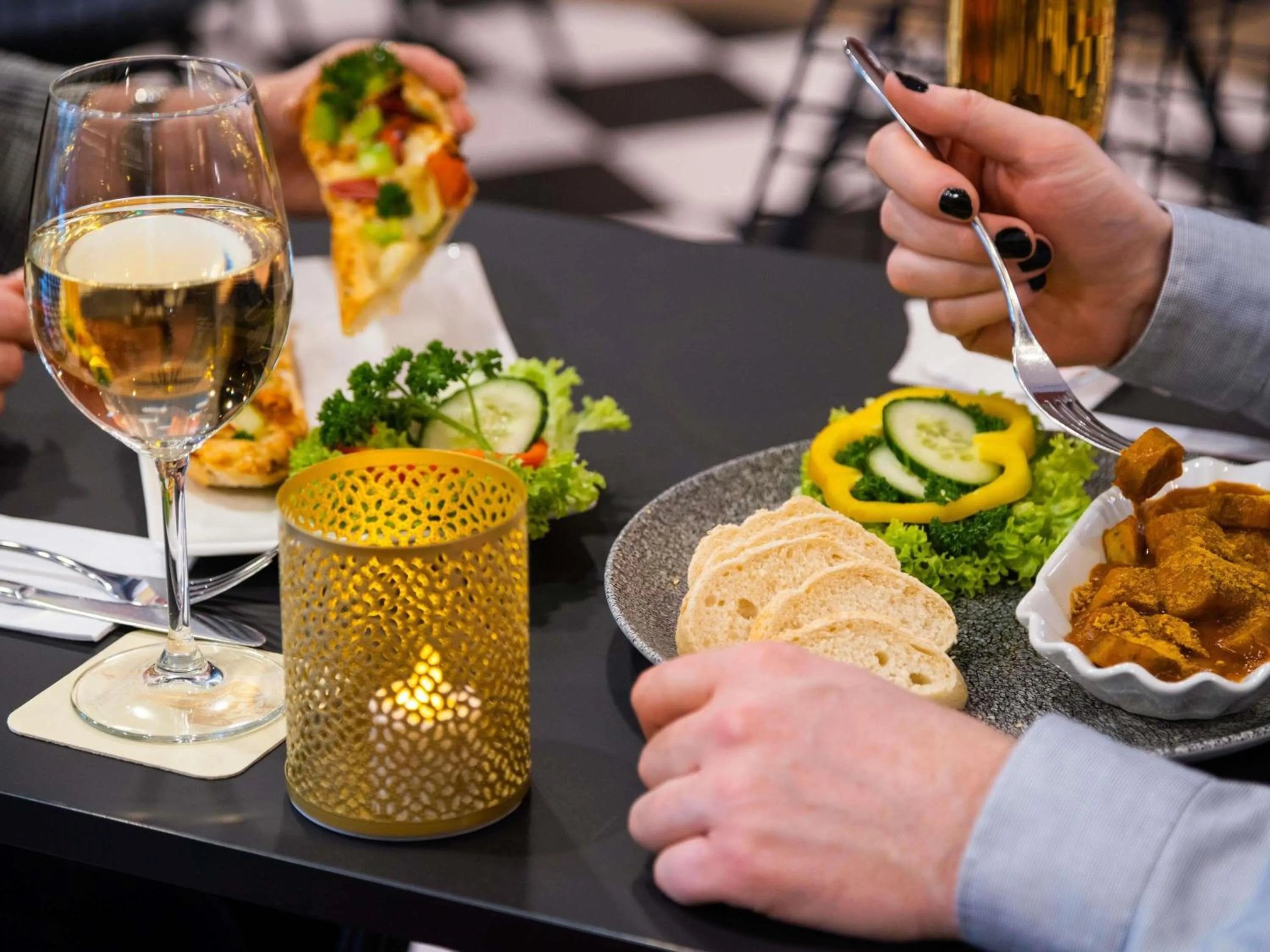 Lounge or bar in ibis Berlin Mitte