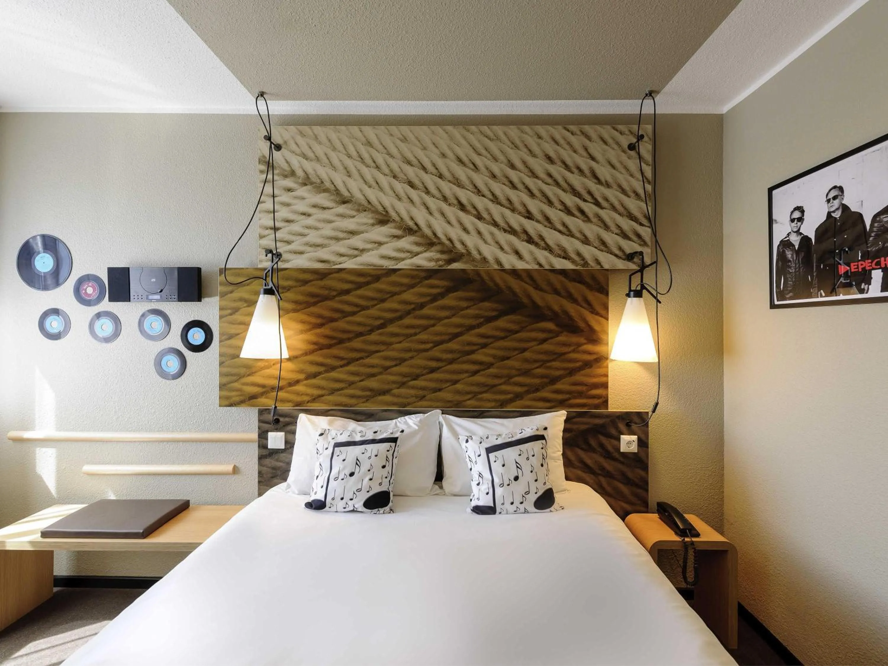 Bedroom, Bed in ibis Berlin Mitte