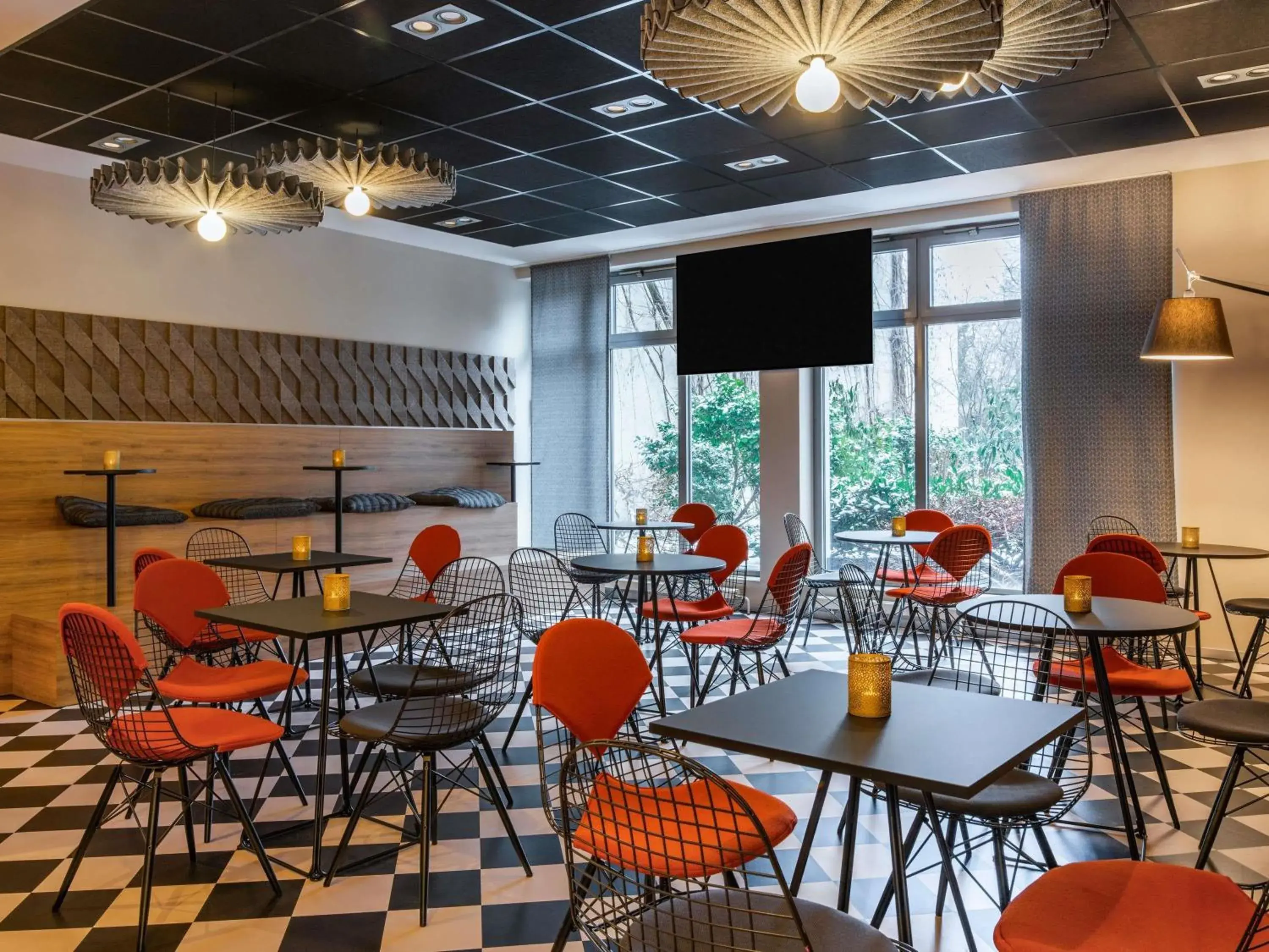 Lounge or bar in ibis Berlin Mitte Lounge or bar in ibis Berlin Mitte