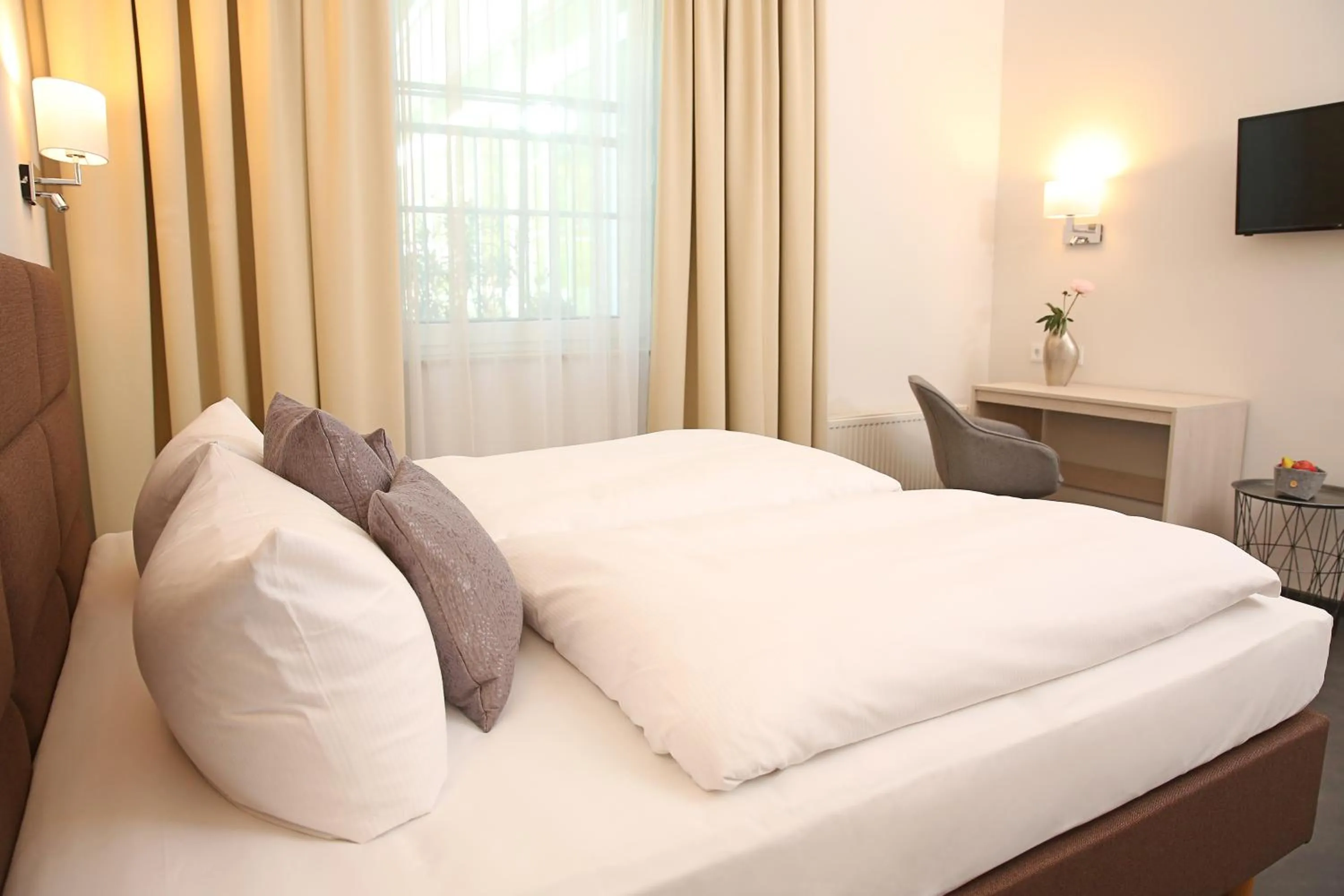 Bed in Landhotel Potsdam