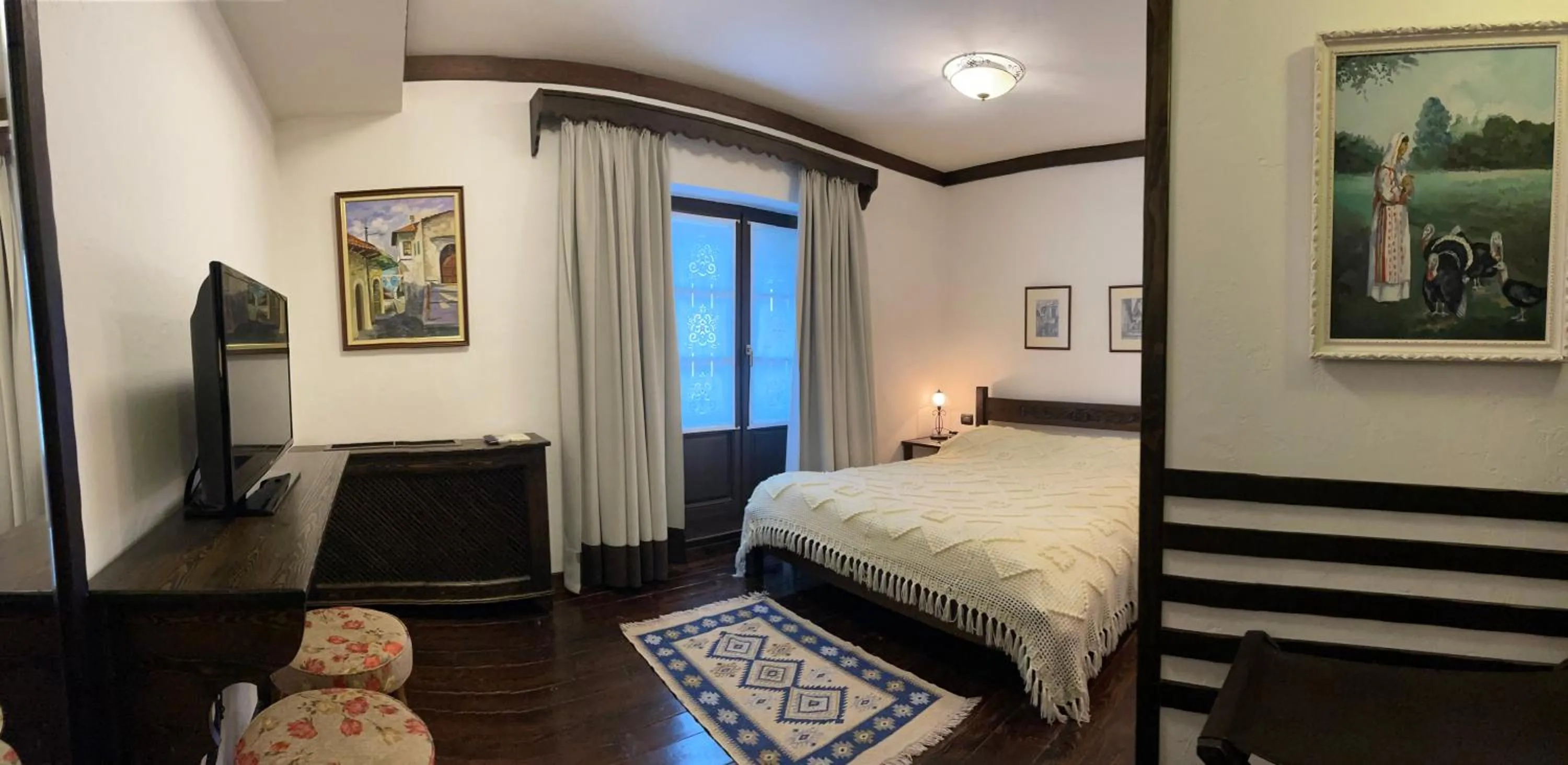 Bed in Hotel Mangalemi