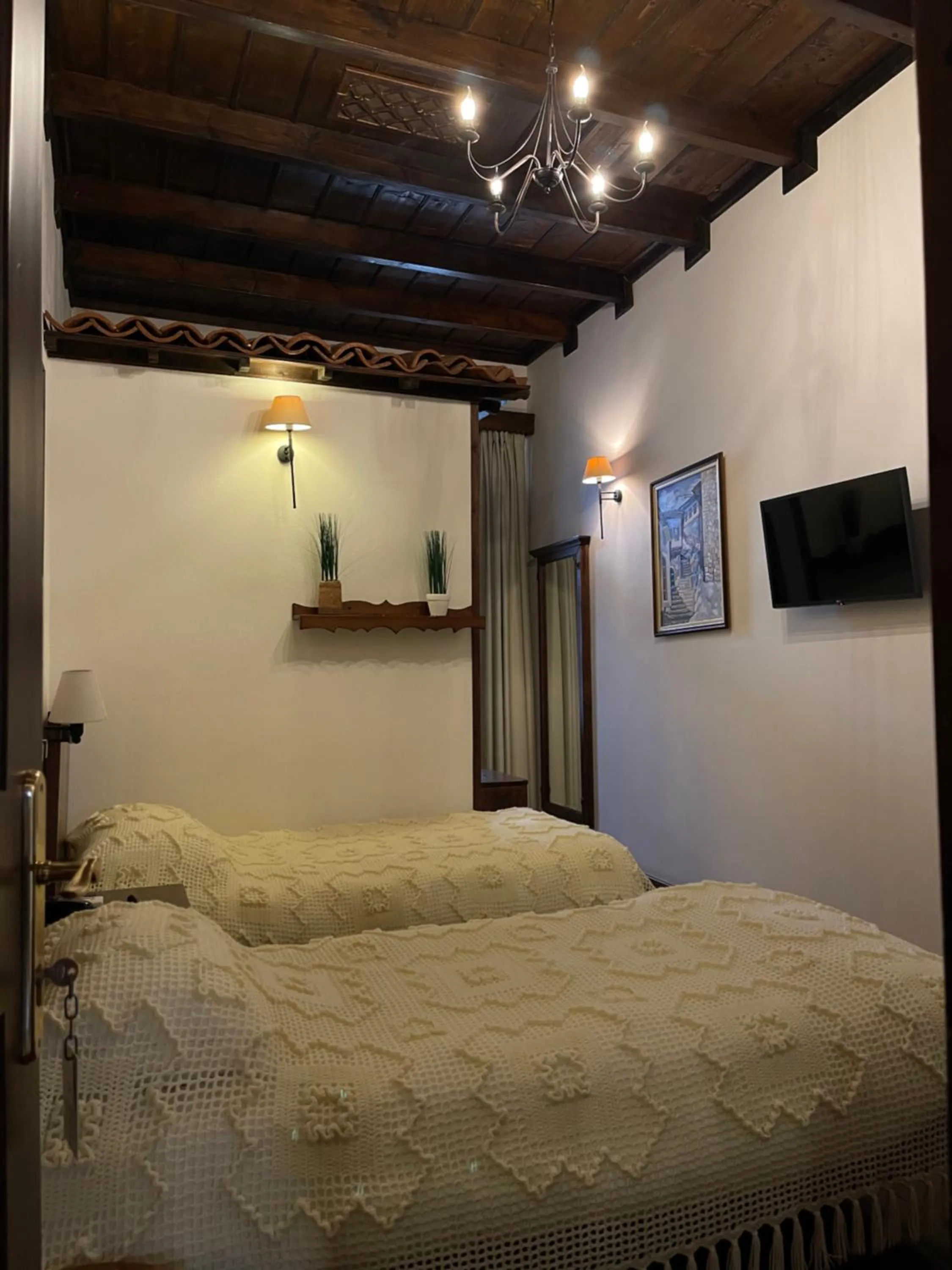 Bed in Hotel Mangalemi