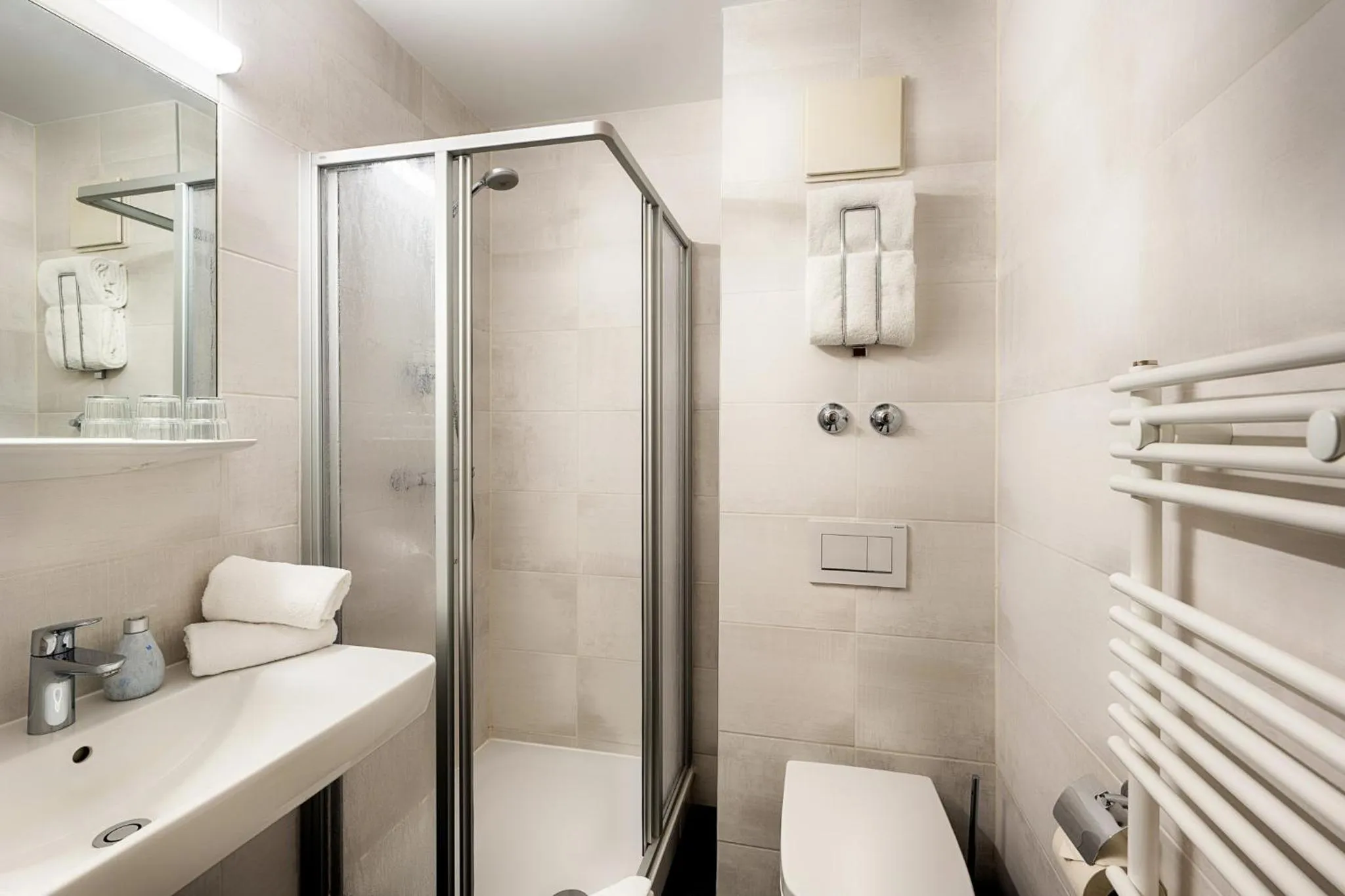 Shower in Businesshotel Berlin