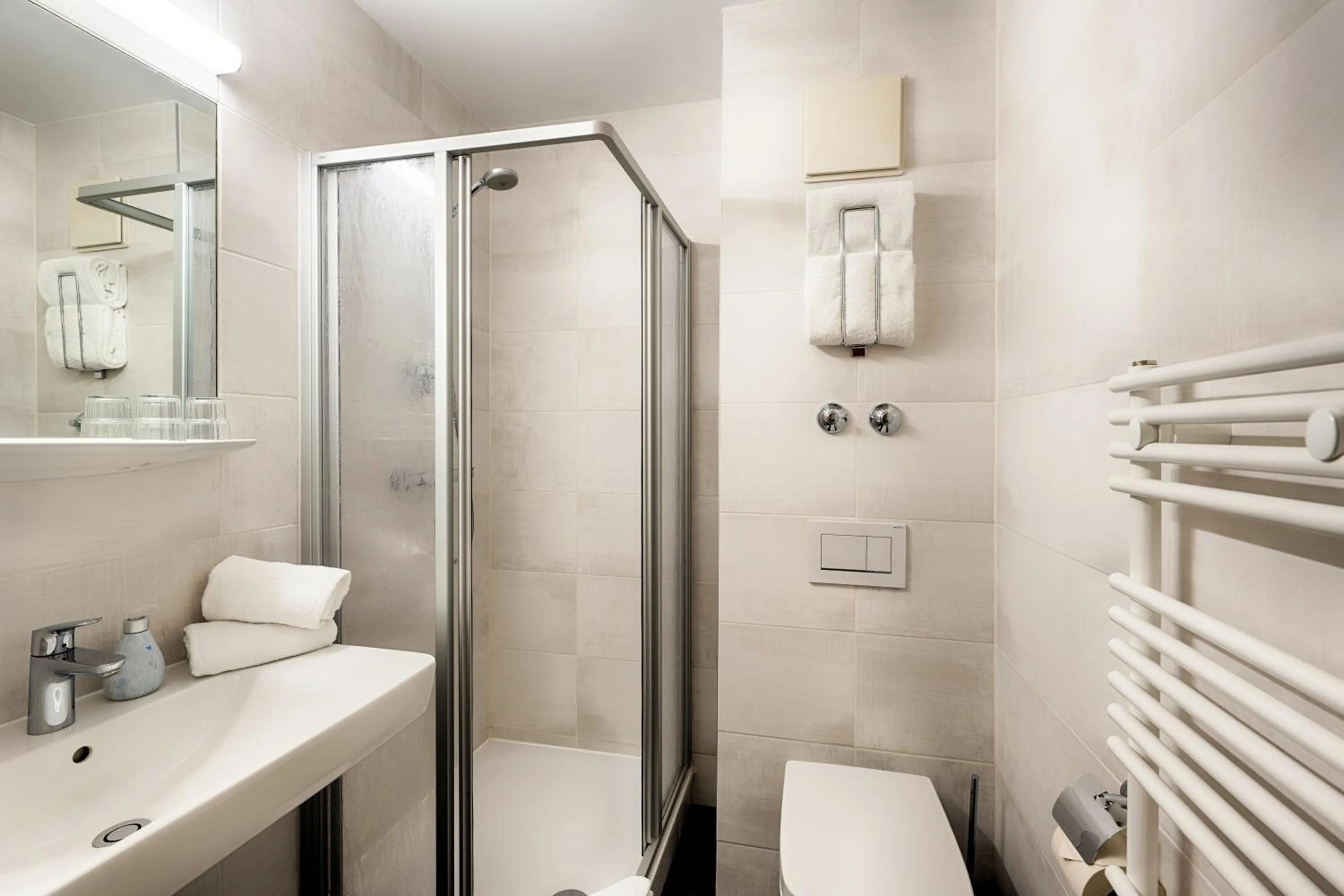 Shower in Businesshotel Berlin