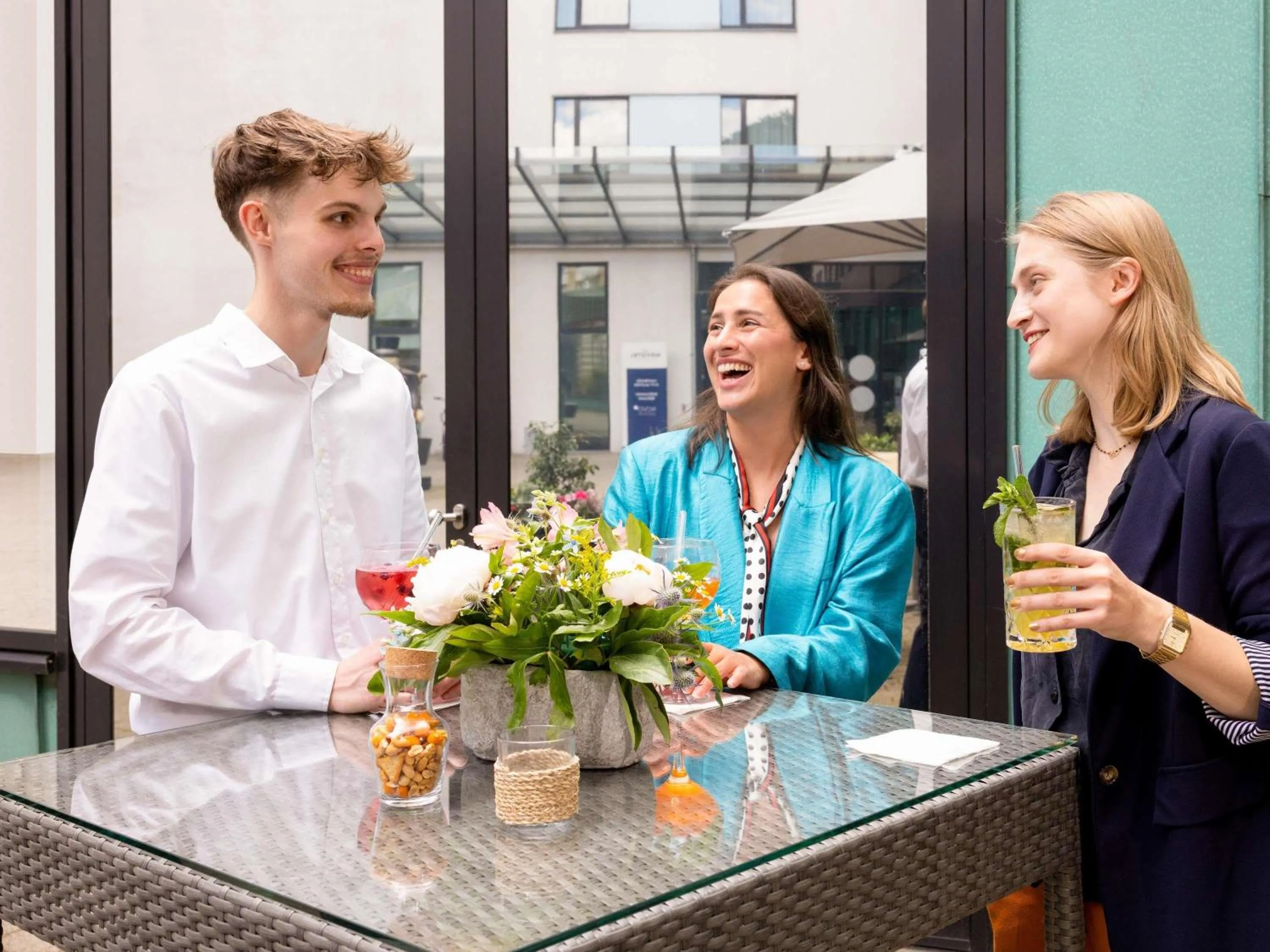 Lounge or bar in Novotel Hamburg City Alster