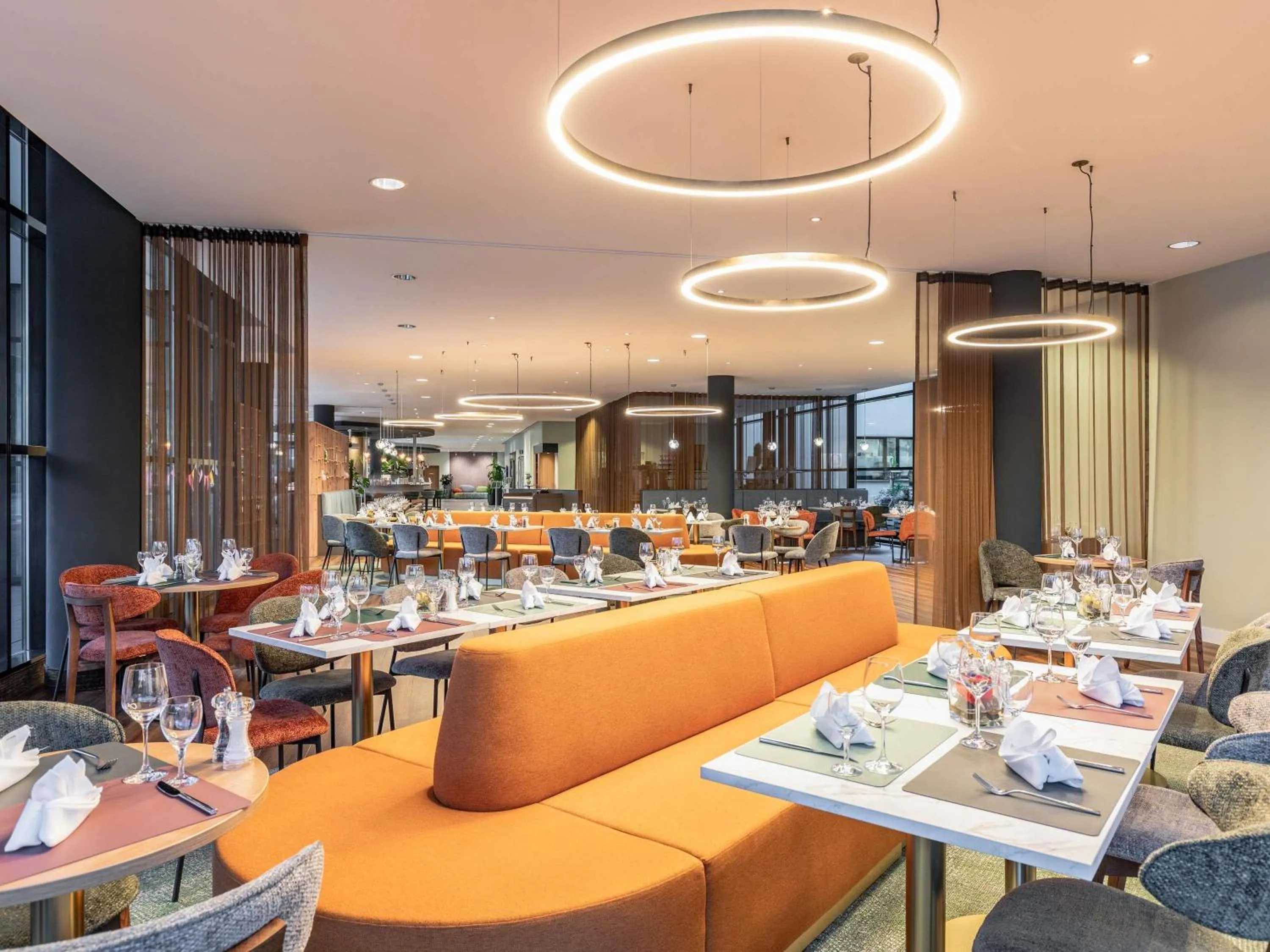Restaurant/places to eat in Novotel Hamburg City Alster
