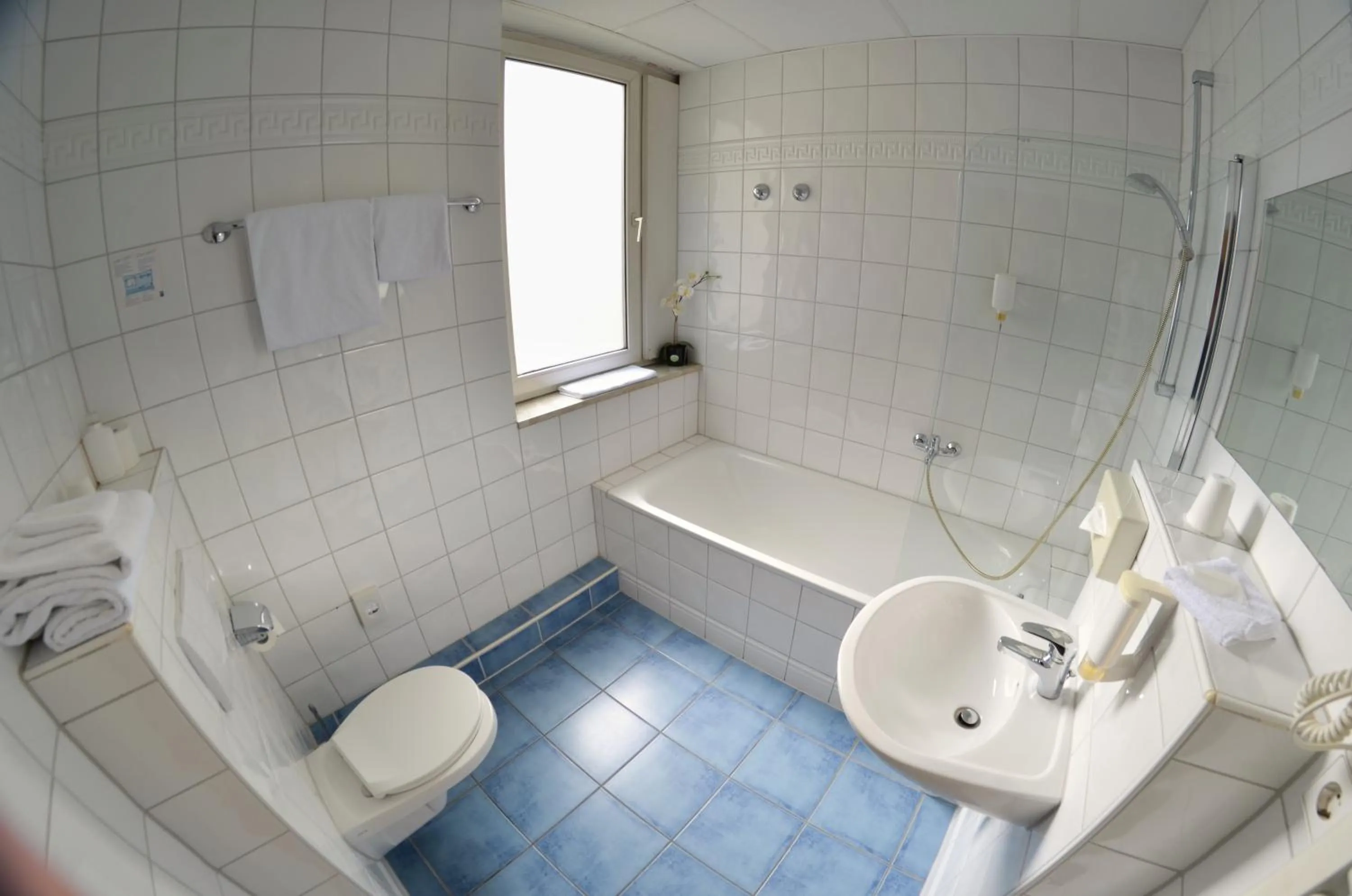 Bathroom in Hotel Am Markt