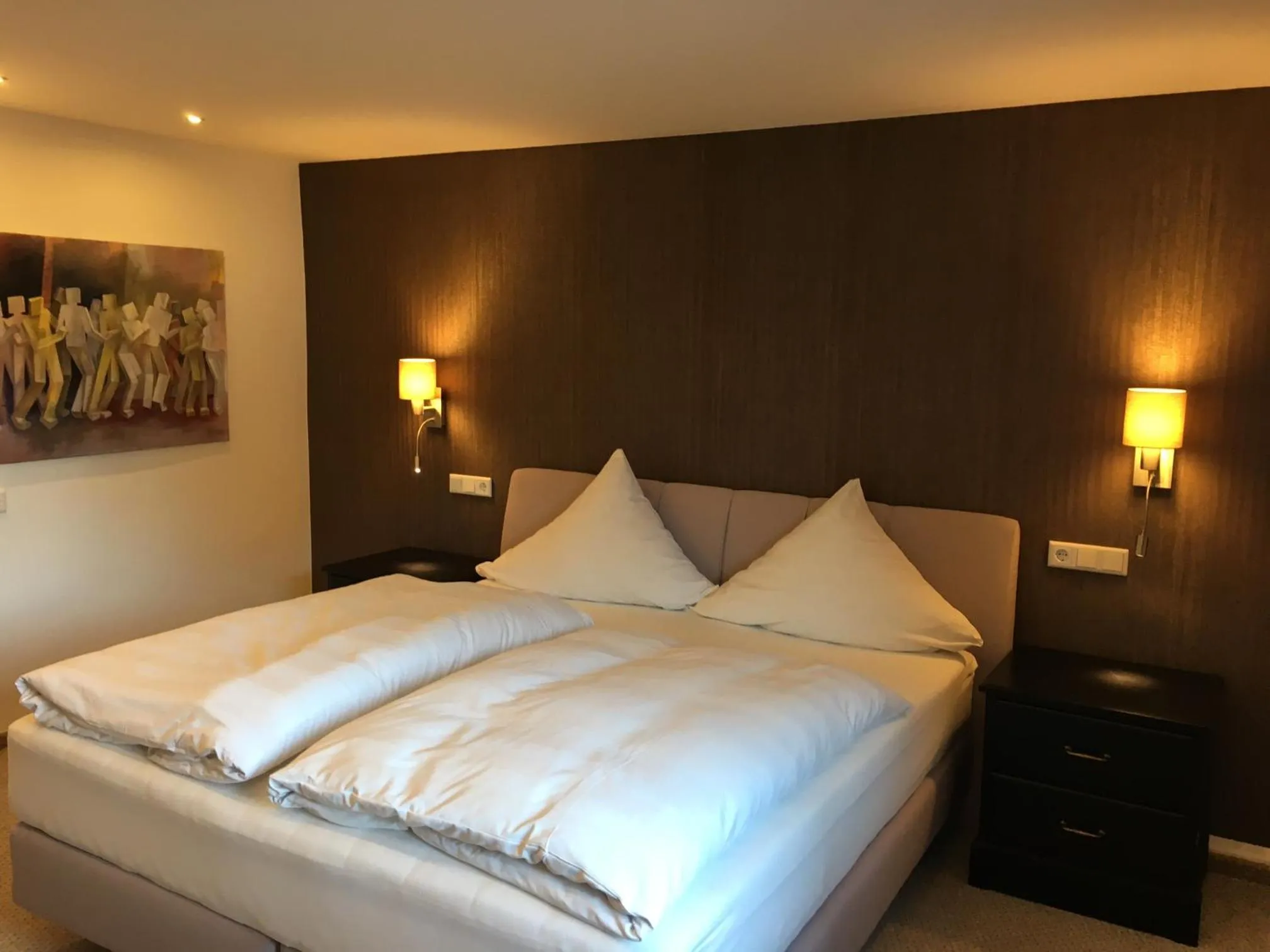 Photo of the whole room, Bed in Hotel zur goldenen Sonne