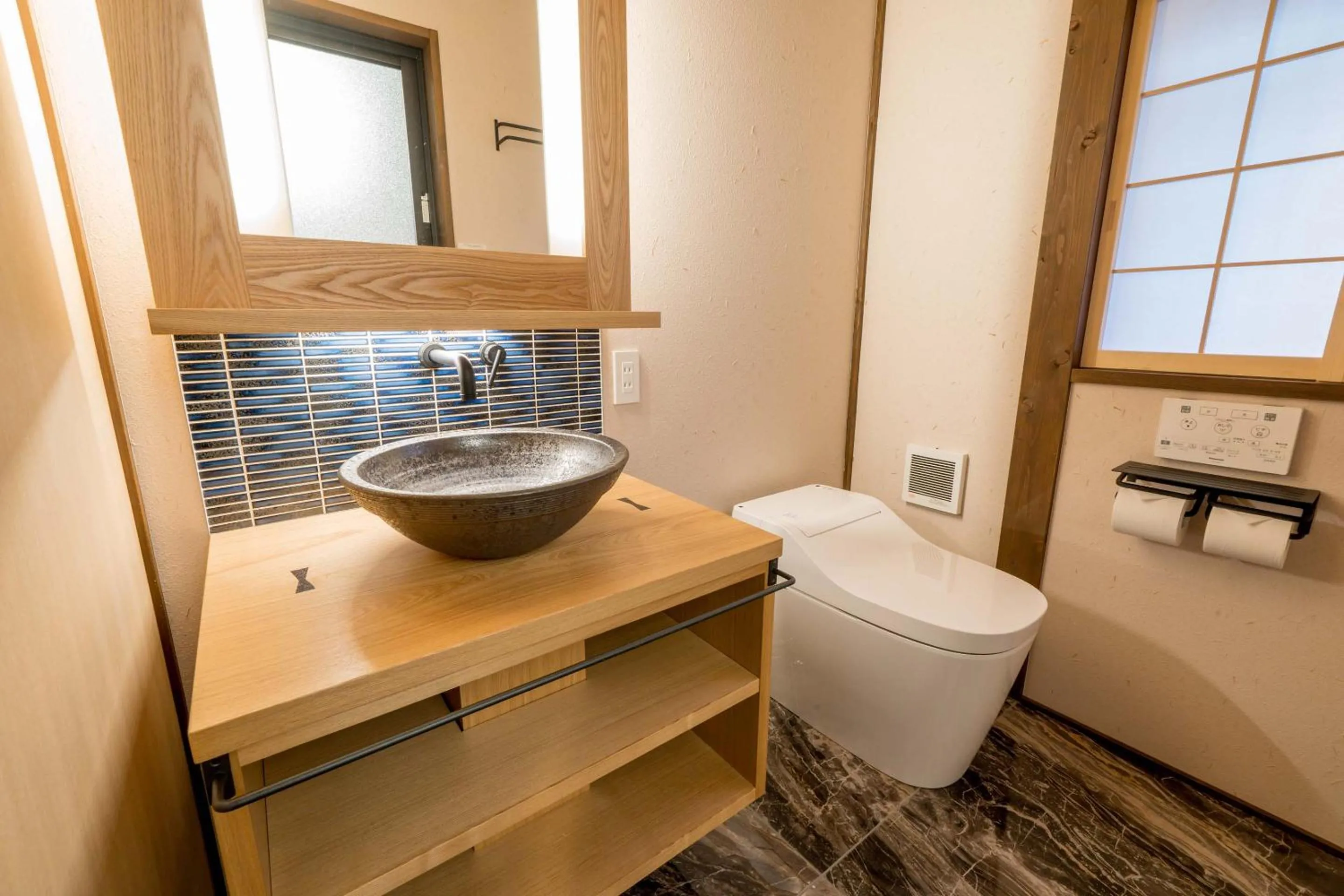 Toilet in RESI STAY Villa Silktree