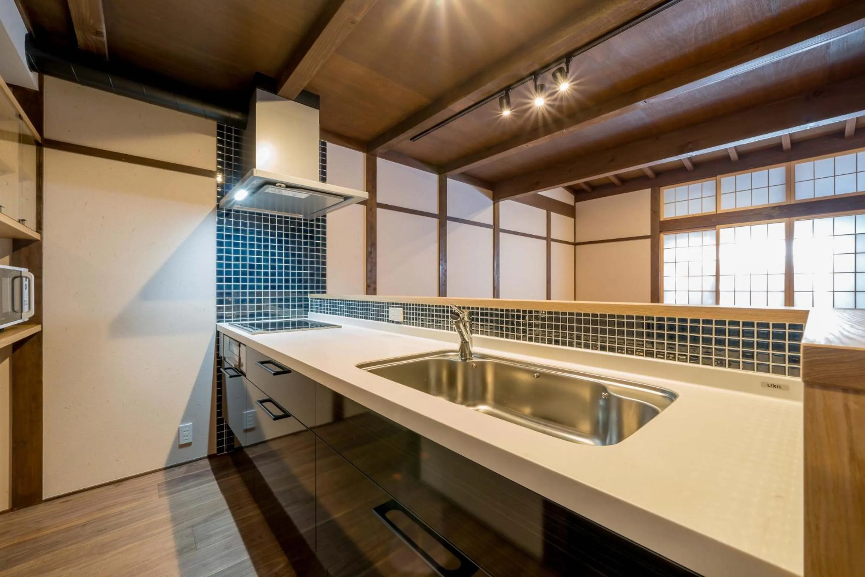 Kitchen or kitchenette in RESI STAY Villa Silktree