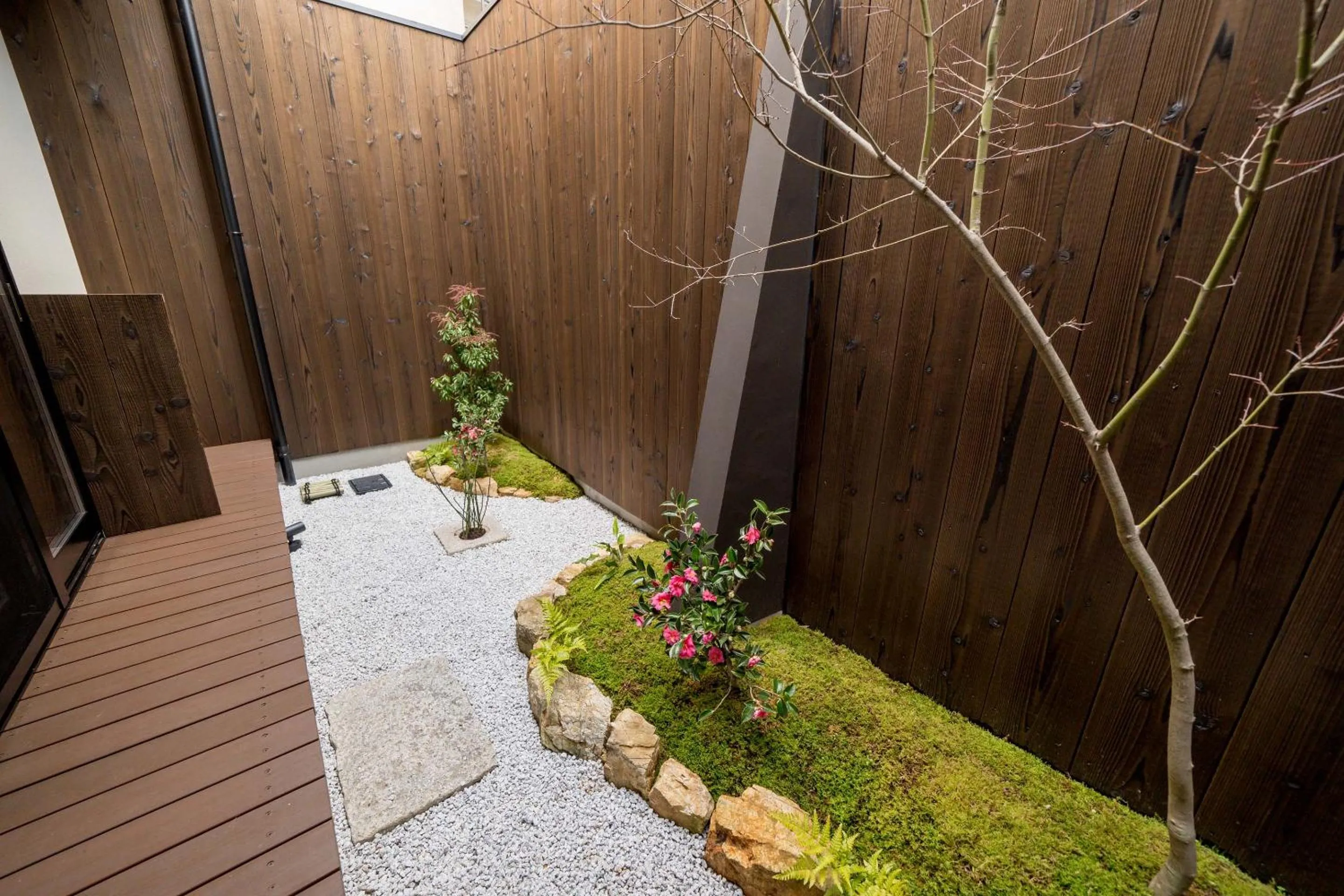 Garden in RESI STAY Villa Silktree