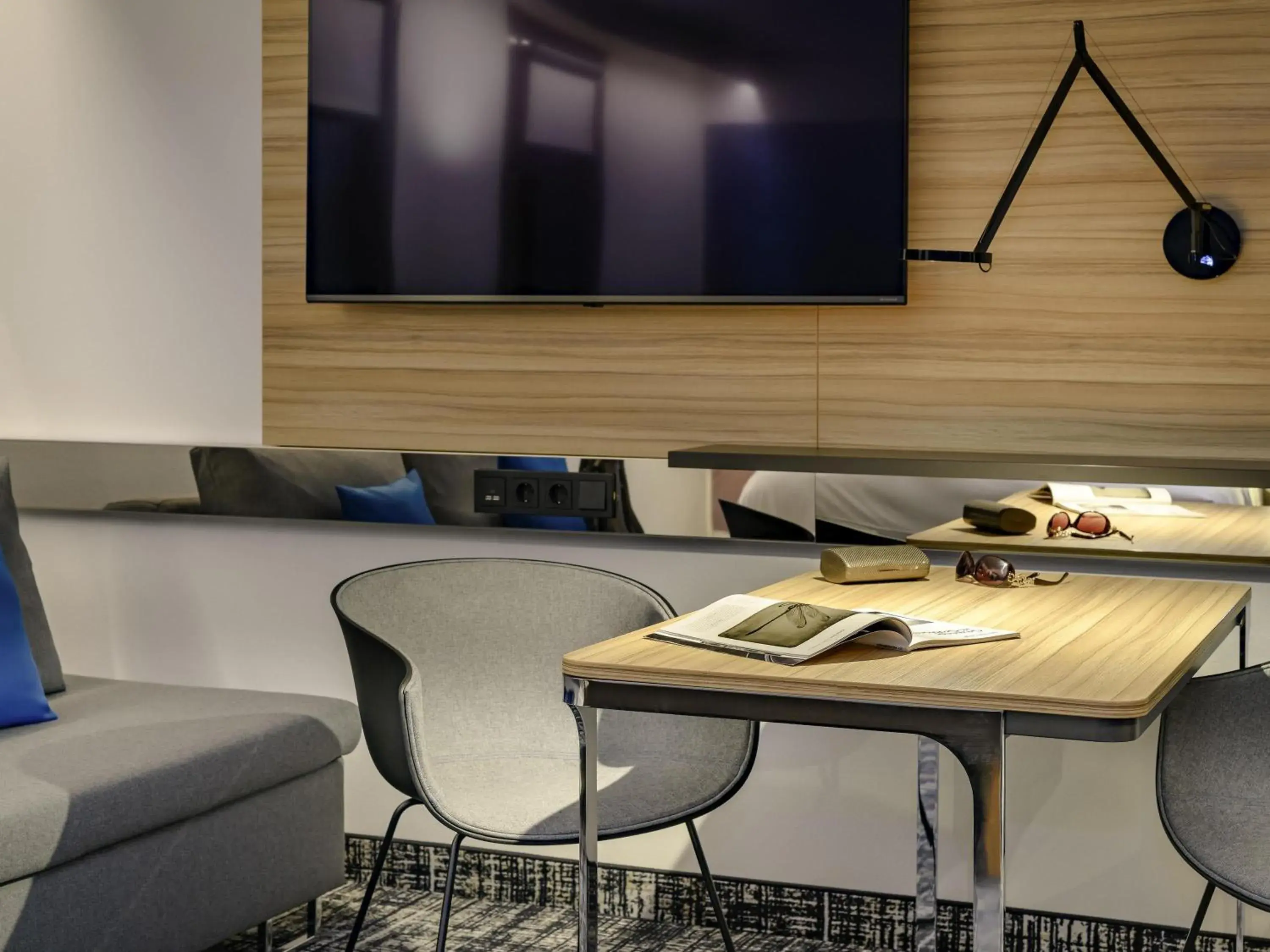 Bedroom in Novotel Suites Berlin City Potsdamer Platz Bedroom in Novotel Suites Berlin City Potsdamer Platz