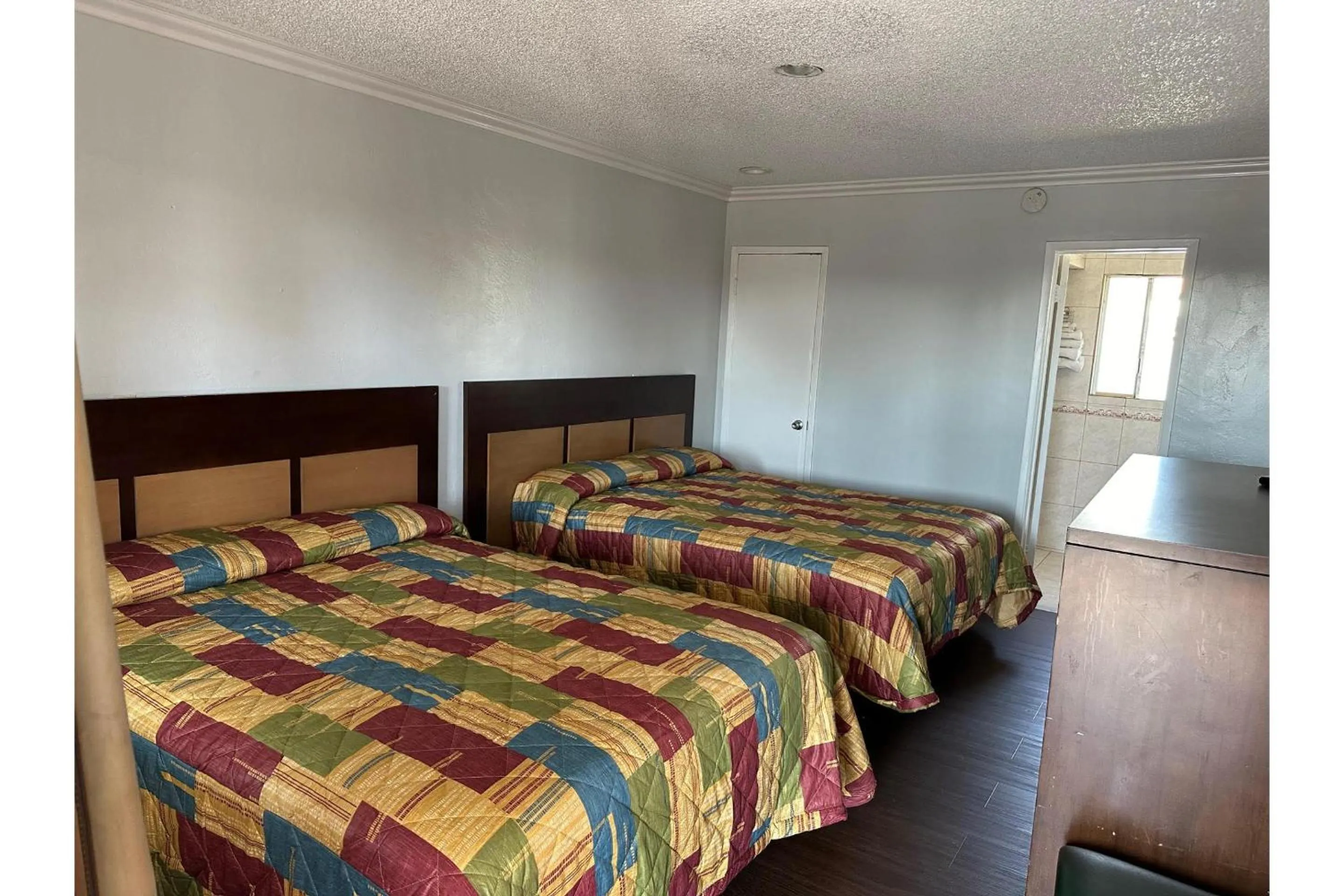 Queen Room with Two Queen Beds in Heritage Inn