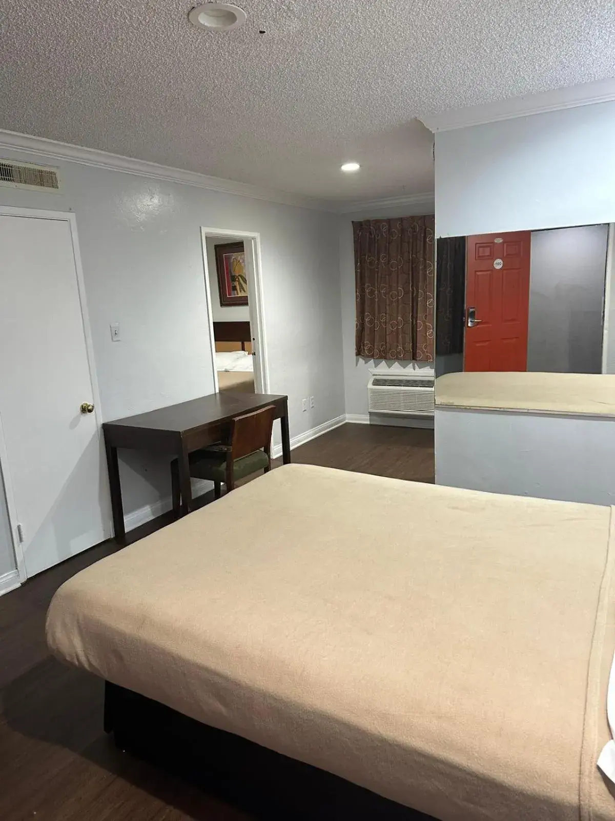 Bedroom in Heritage Inn Bedroom in Heritage Inn