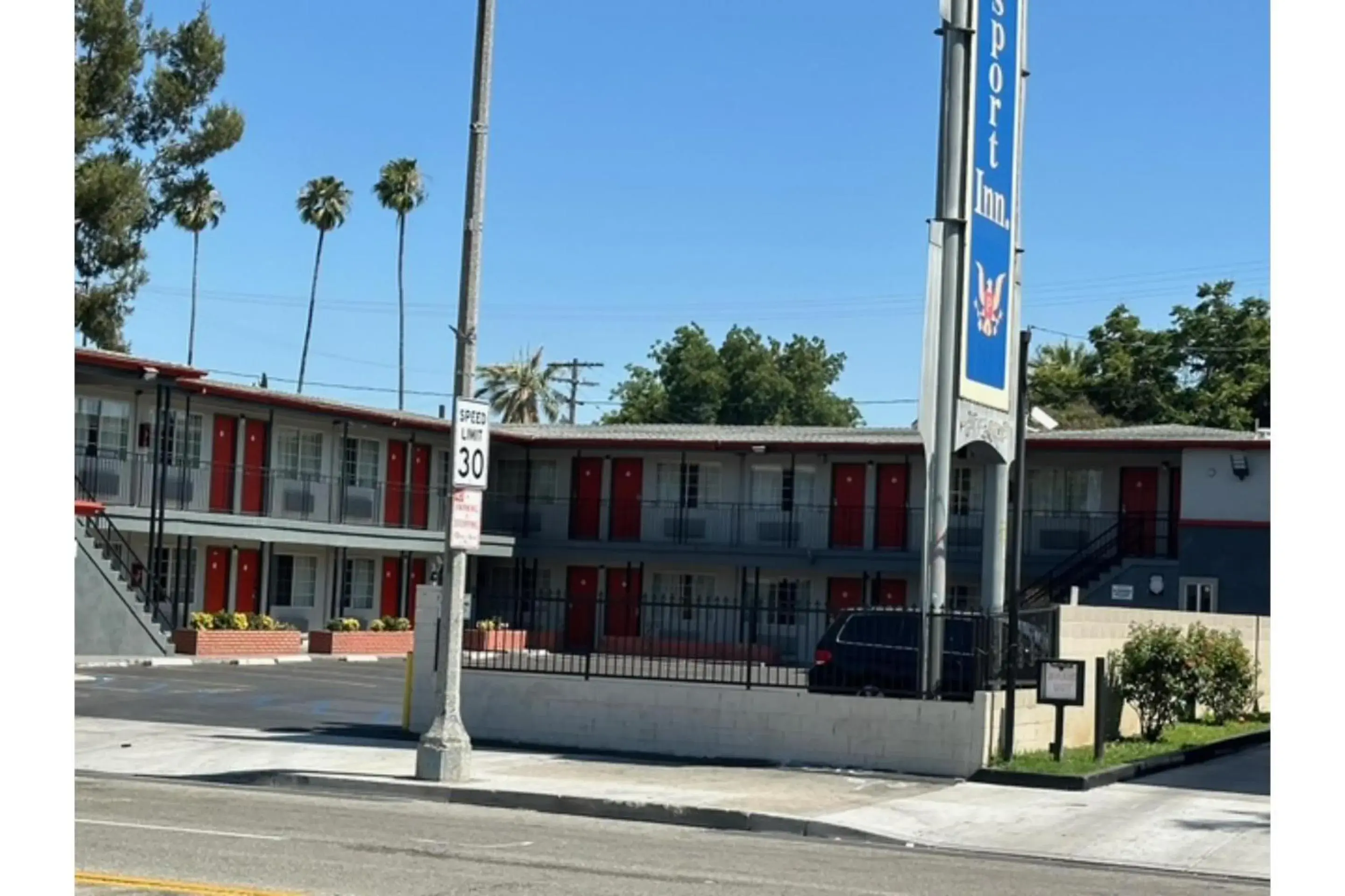 Facade/entrance in Heritage Inn Facade/entrance in Heritage Inn