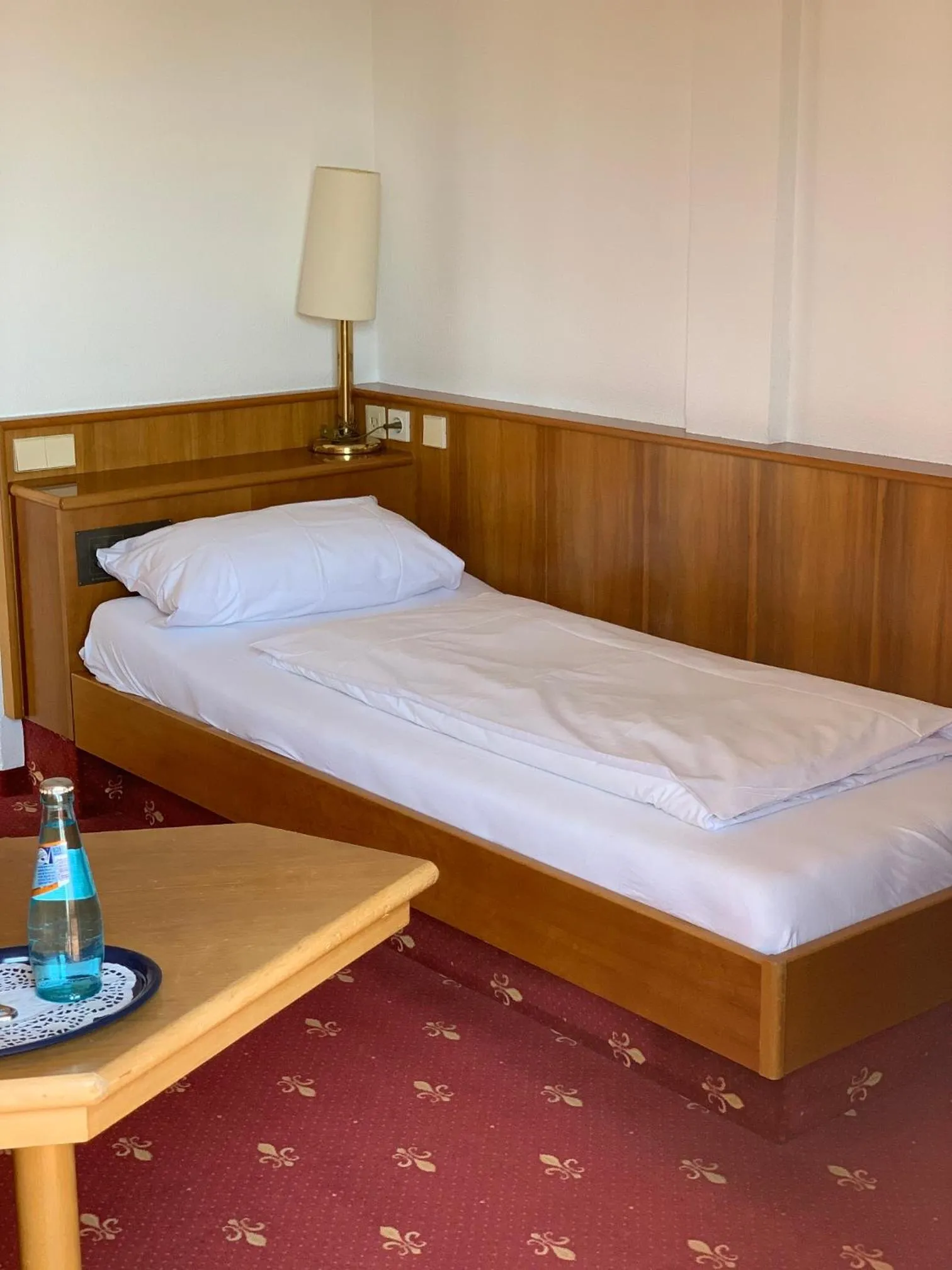 Bed in Hotel Erlenbacher Hof