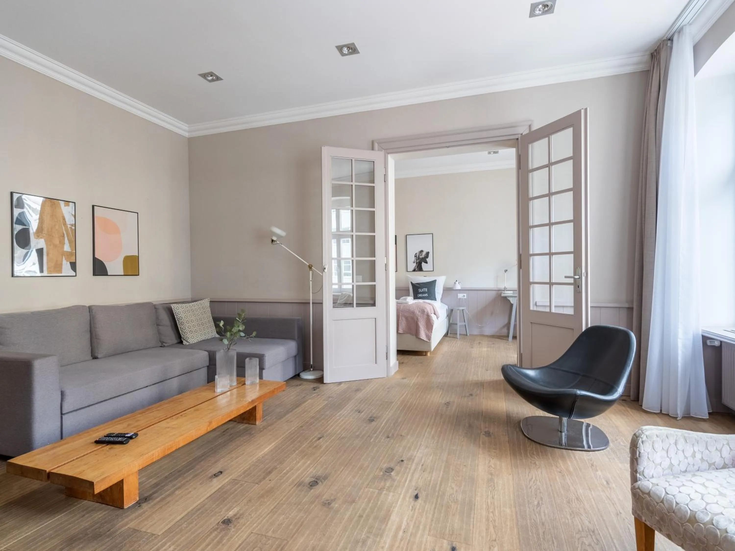 Living room in Schoenhouse Avenue - Digital Access