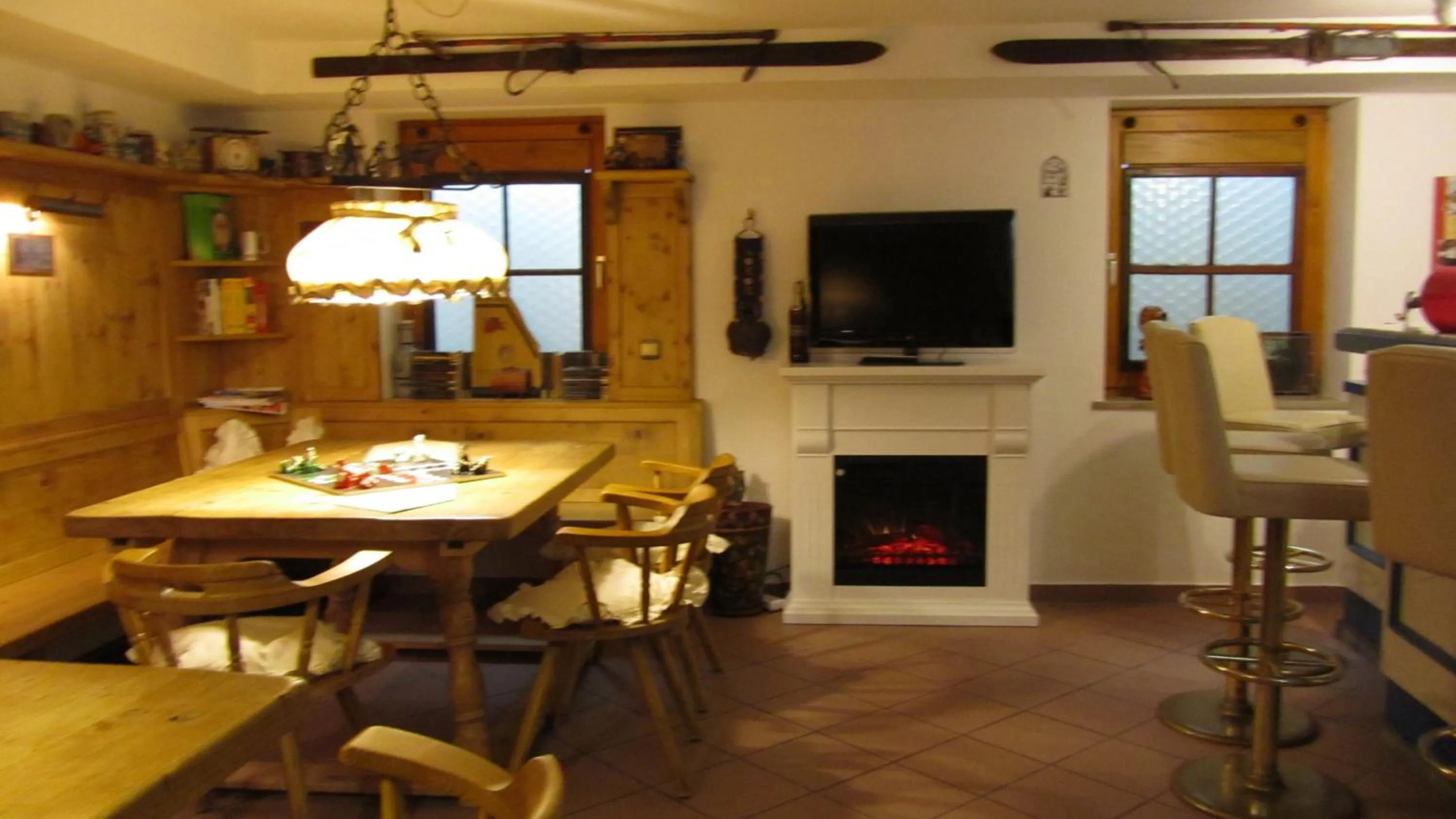 Communal lounge/ TV room in Hotel Antonia