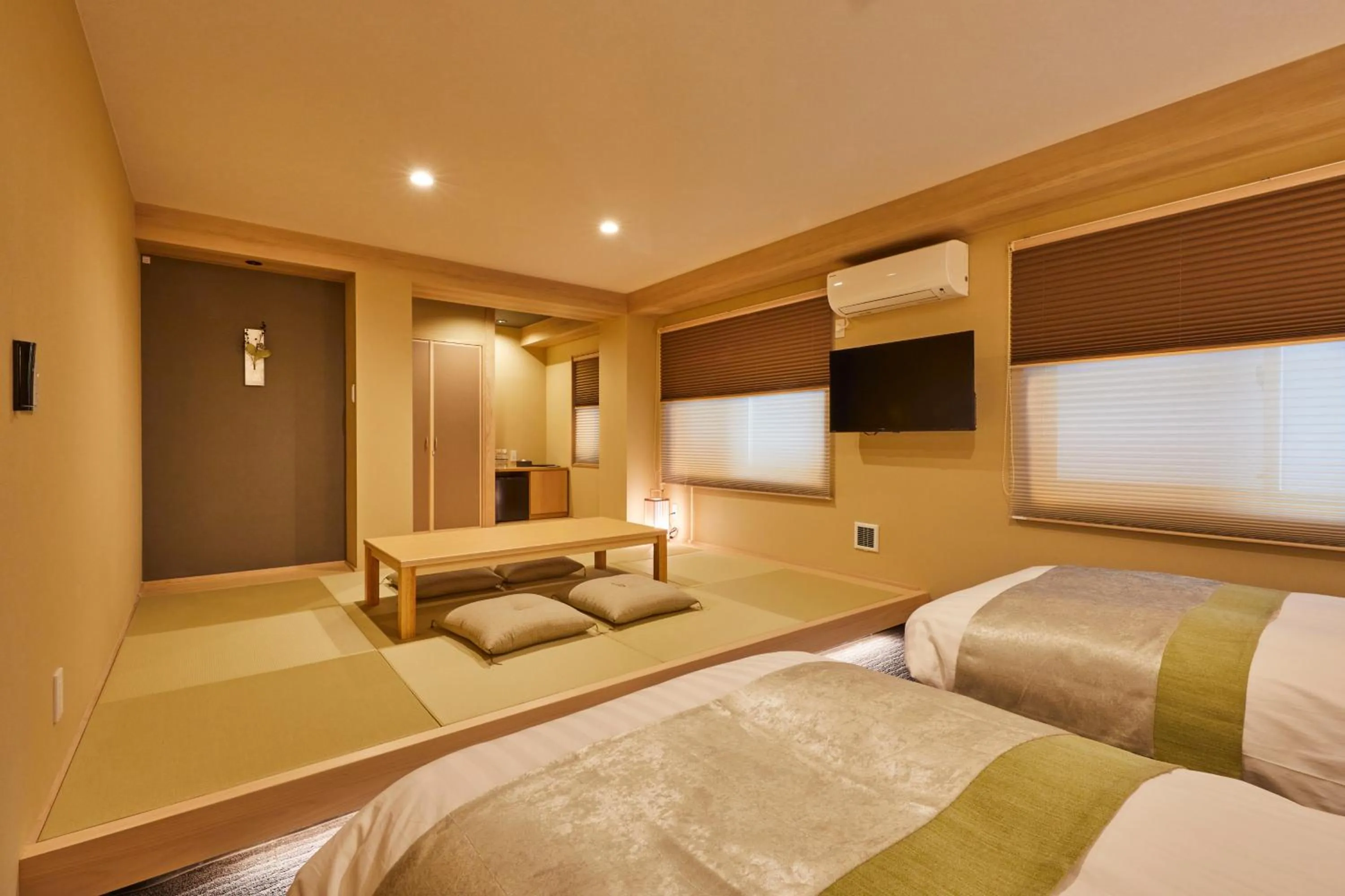 Photo of the whole room, Bed in Rinn Shirakawa South