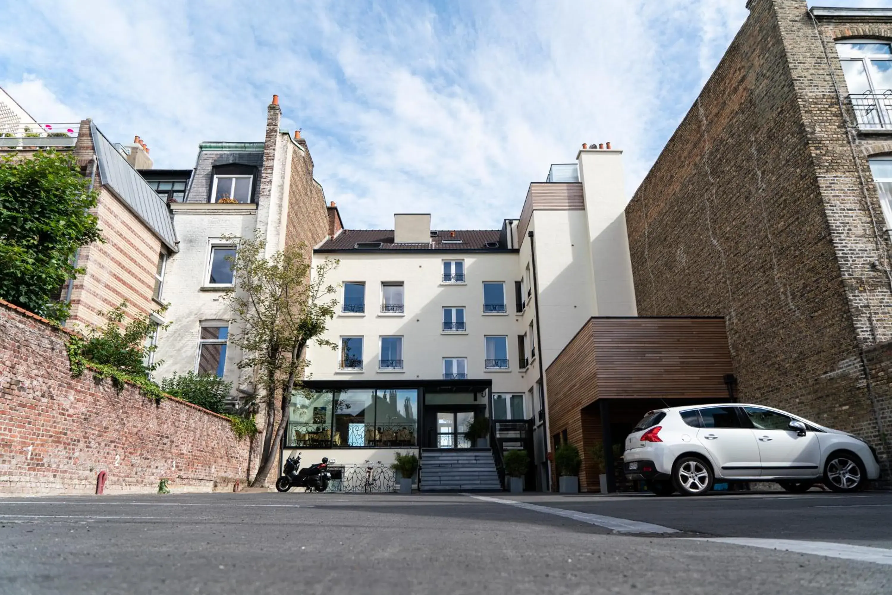 Property building in Hôtel Merveilleux Côté Mer Property building in Hôtel Merveilleux Côté Mer