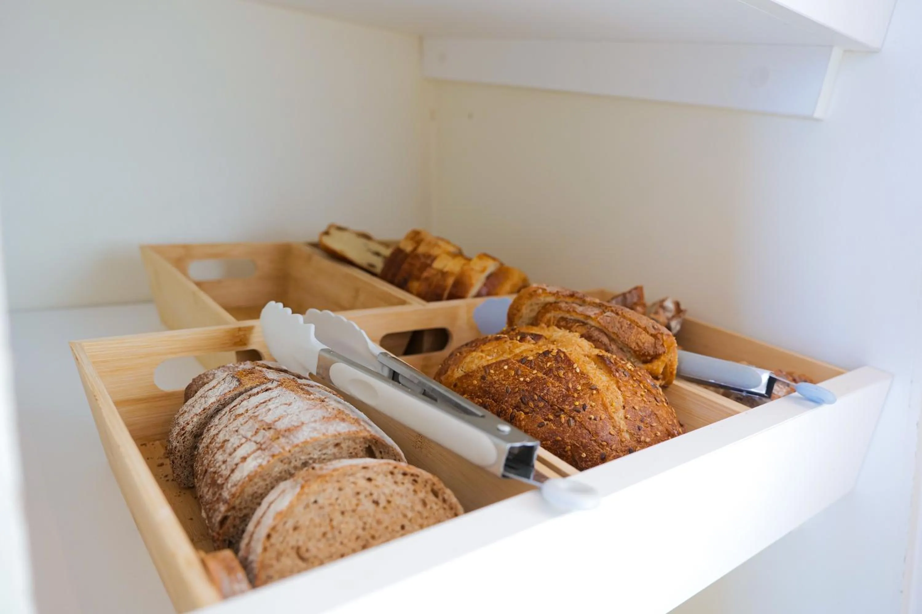 Breakfast in Hôtel Merveilleux Côté Mer