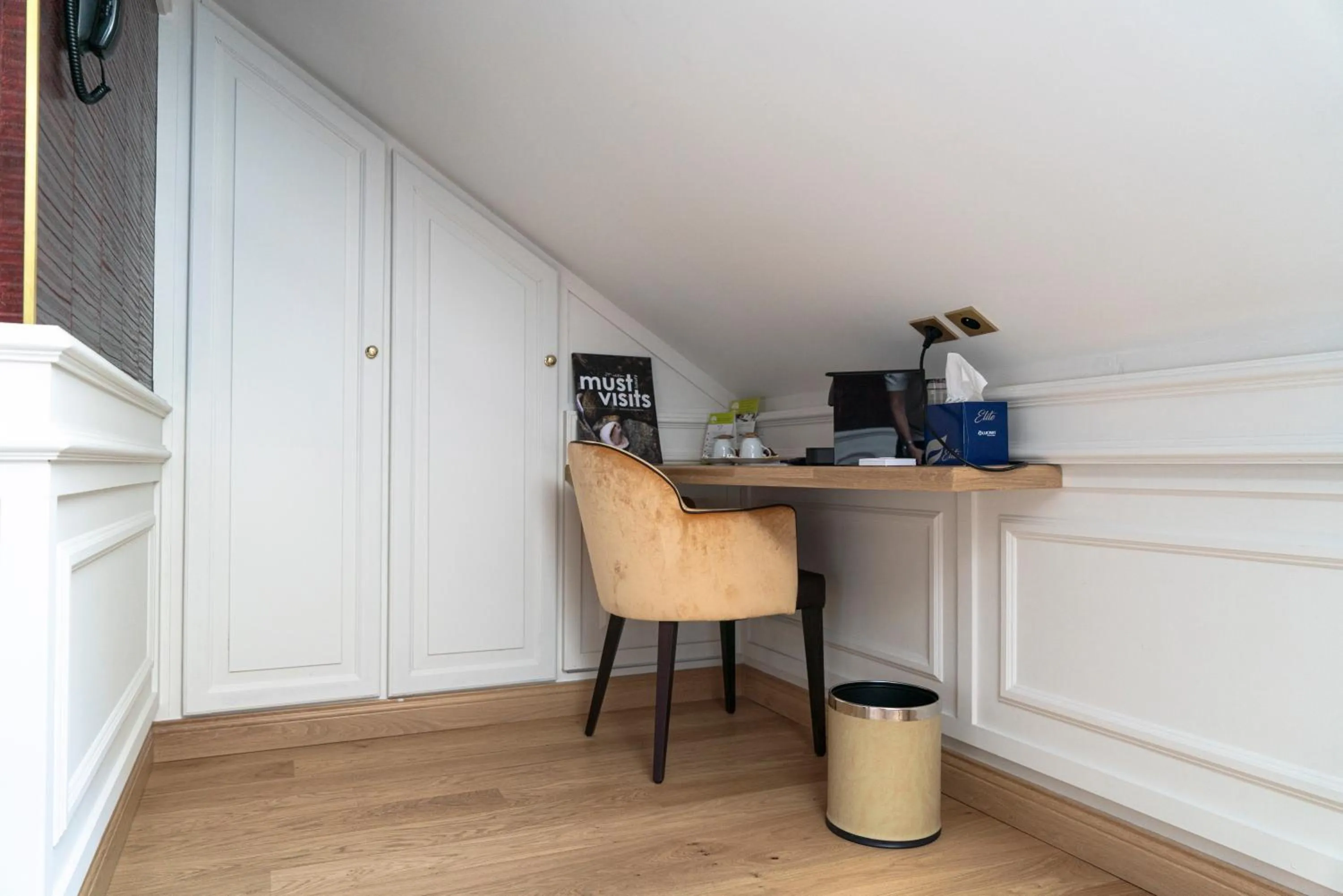 Coffee/tea facilities in Hôtel Merveilleux Côté Mer