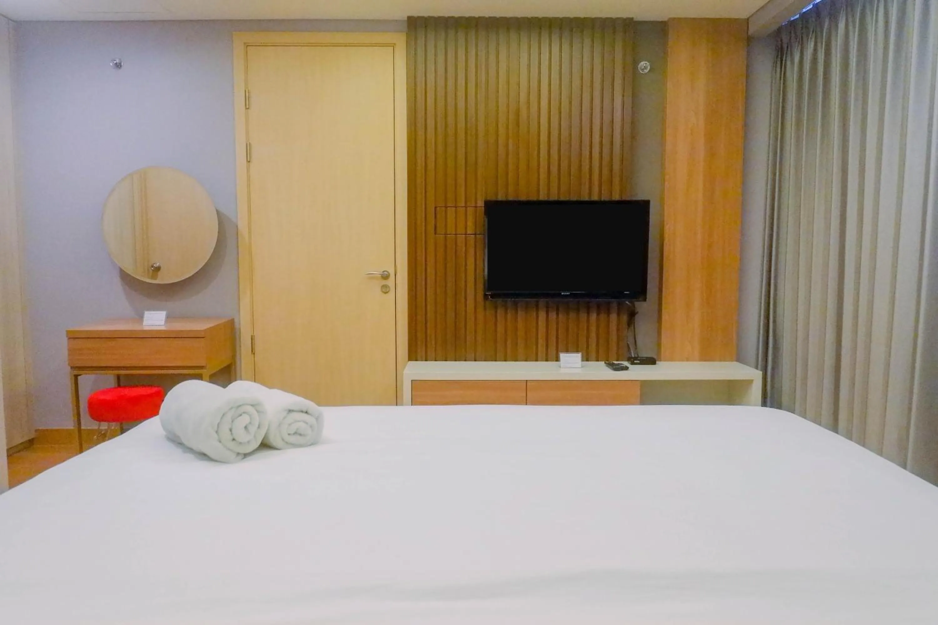 Bed in Luxurious & Spacious 2BR Apartment at One East Residences By Travelio